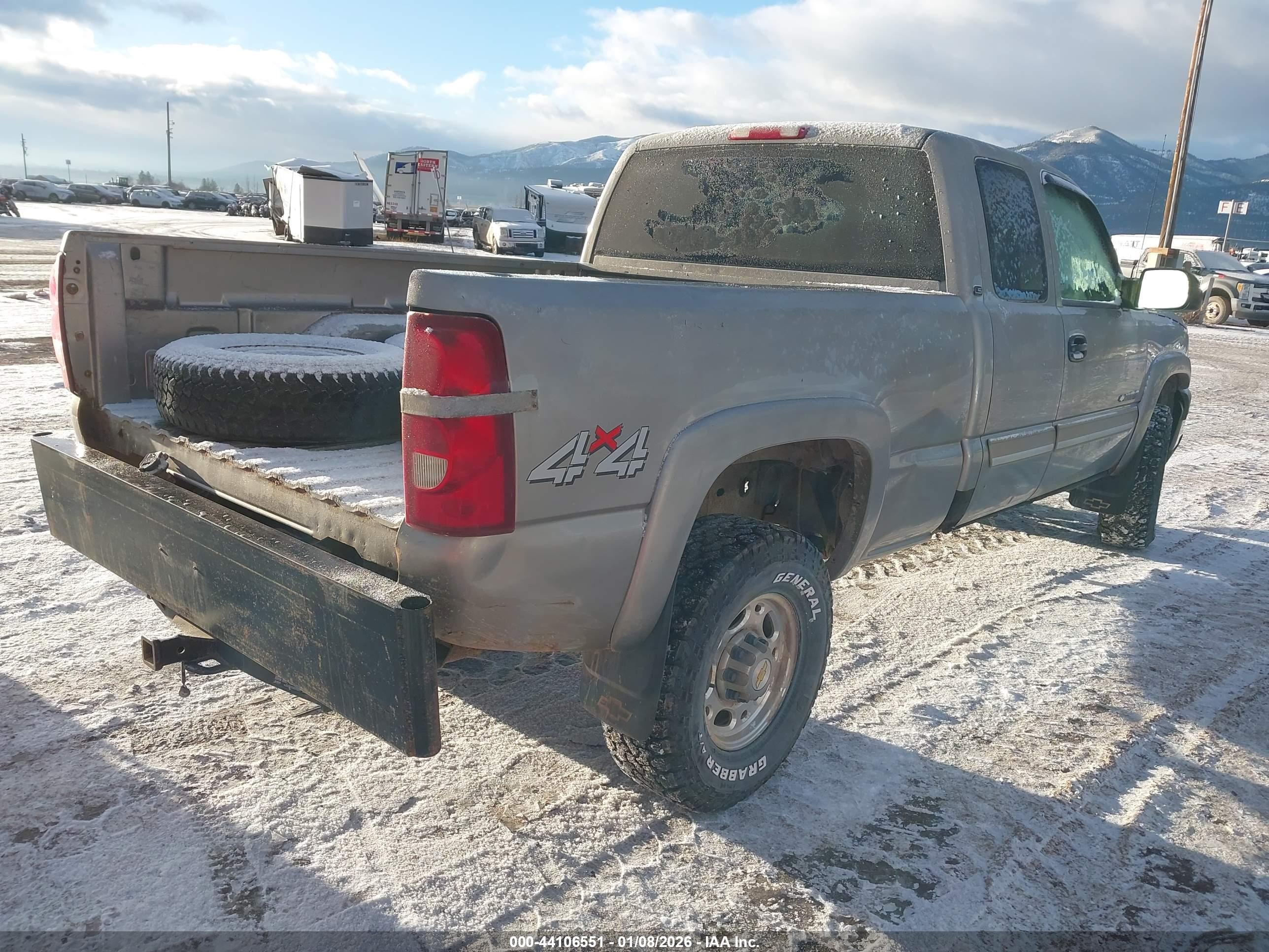 CHEVROLET SILVERADO image 4