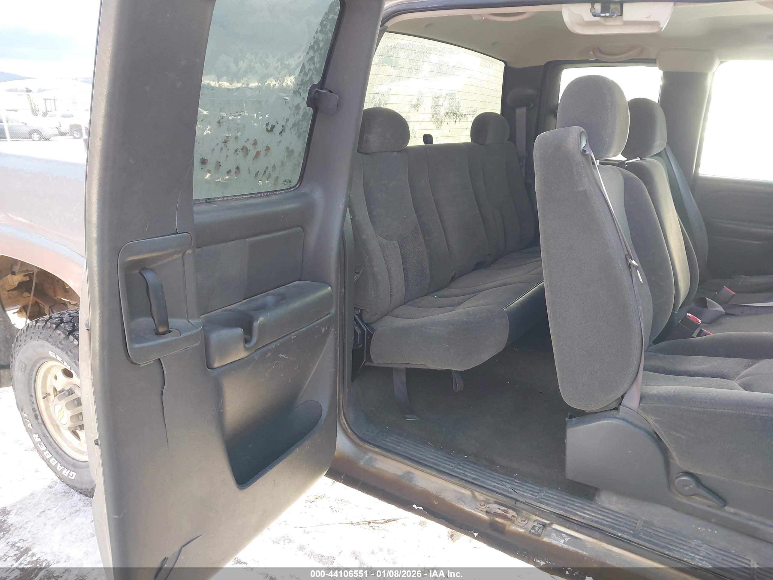 CHEVROLET SILVERADO image 8