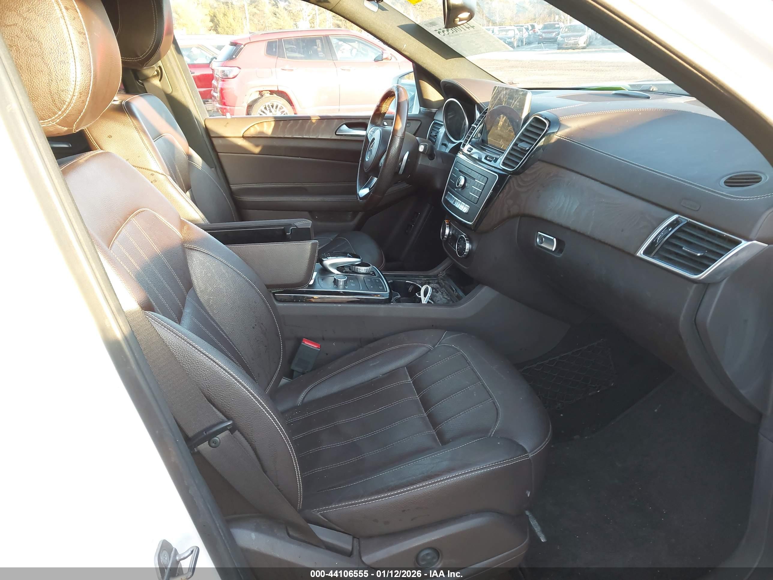 MERCEDES-BENZ GLS image 5