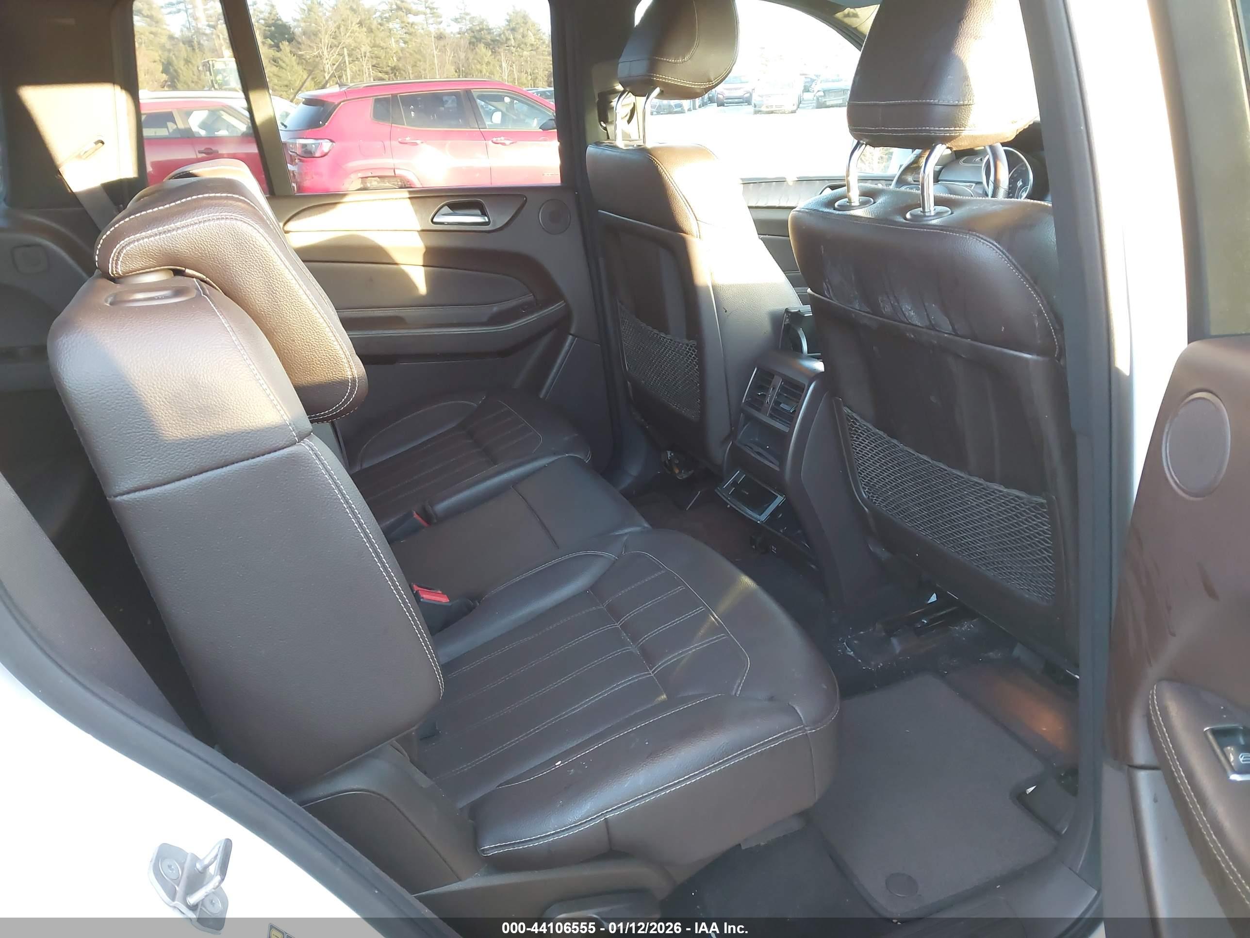 MERCEDES-BENZ GLS image 8