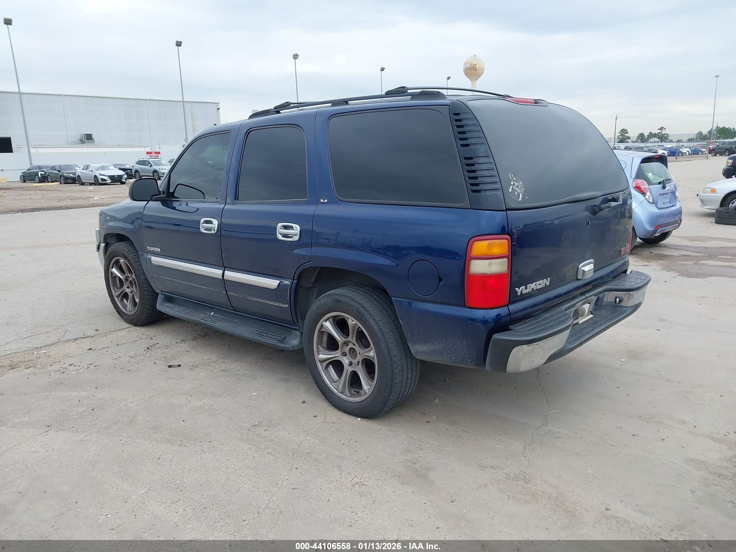 GMC YUKON image 3