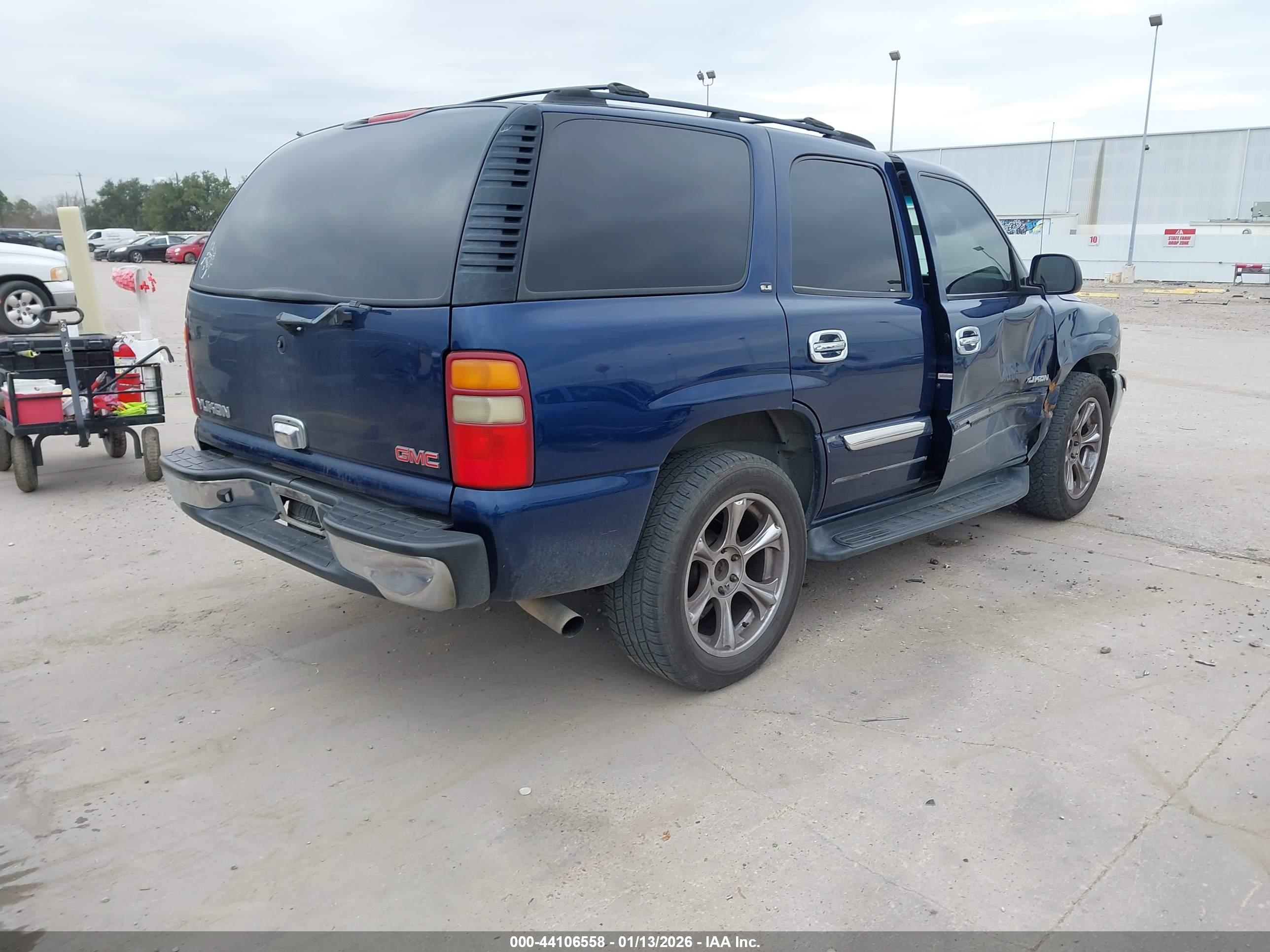 GMC YUKON image 4