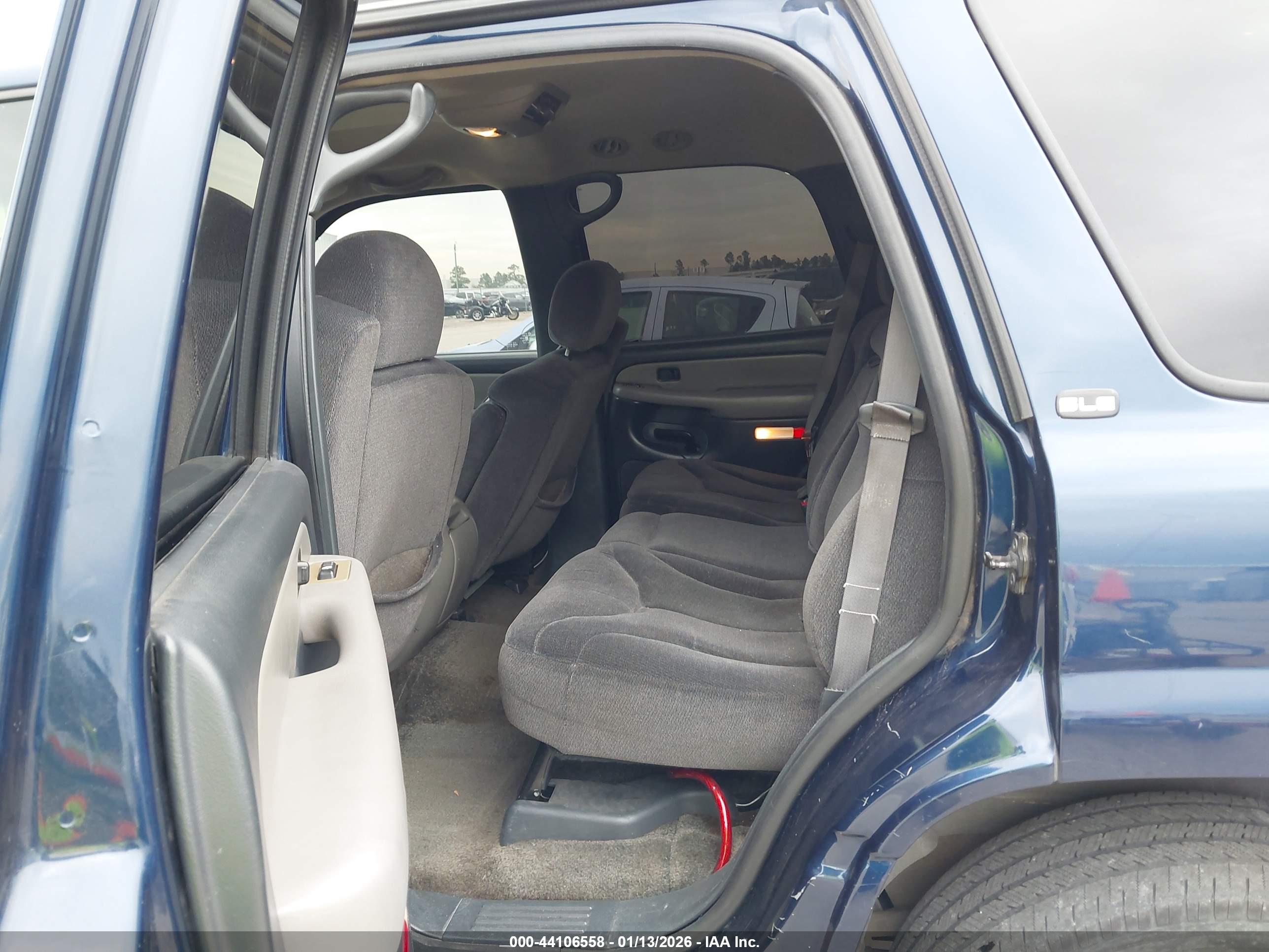GMC YUKON image 8