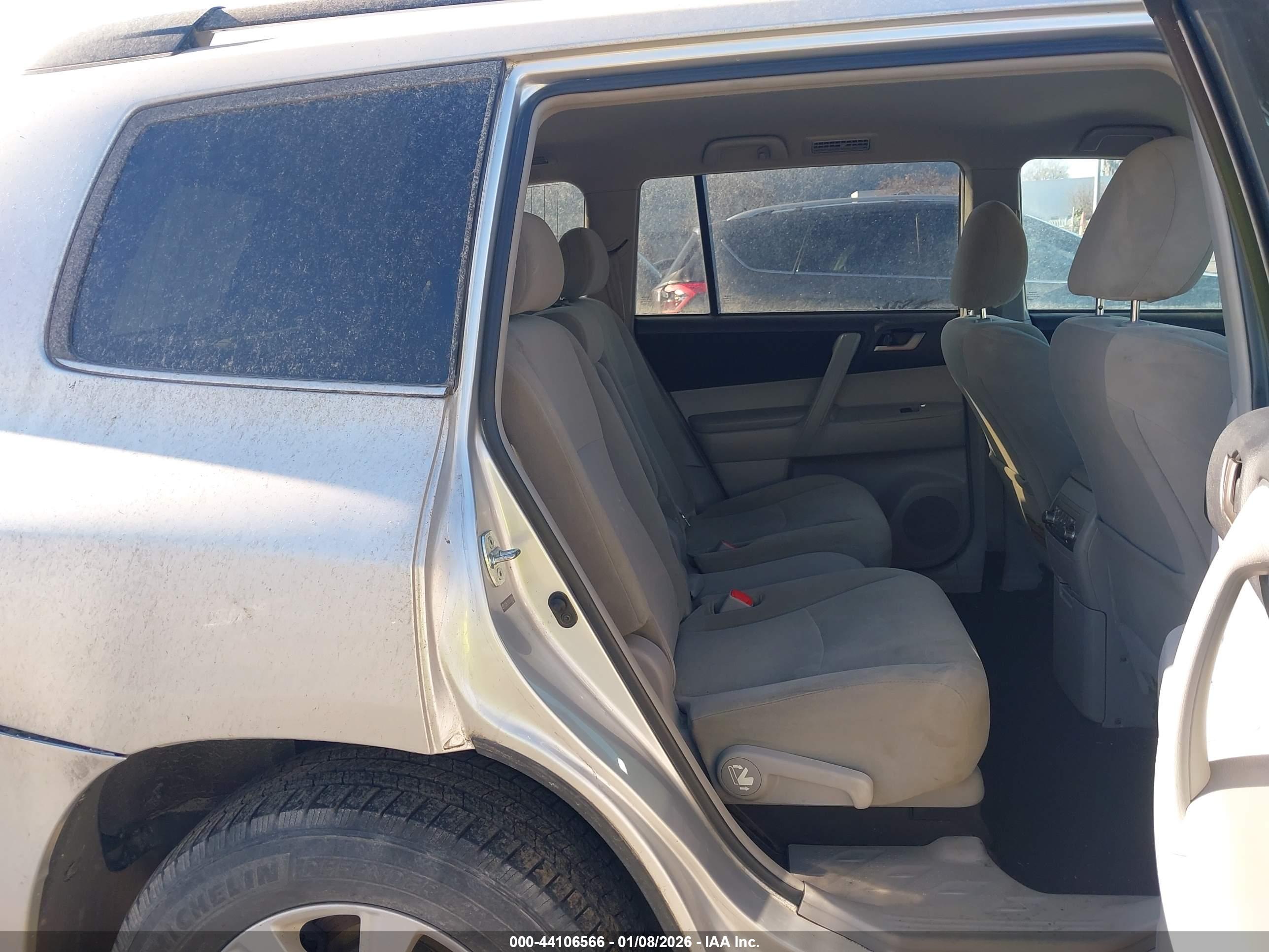 TOYOTA HIGHLANDER image 8