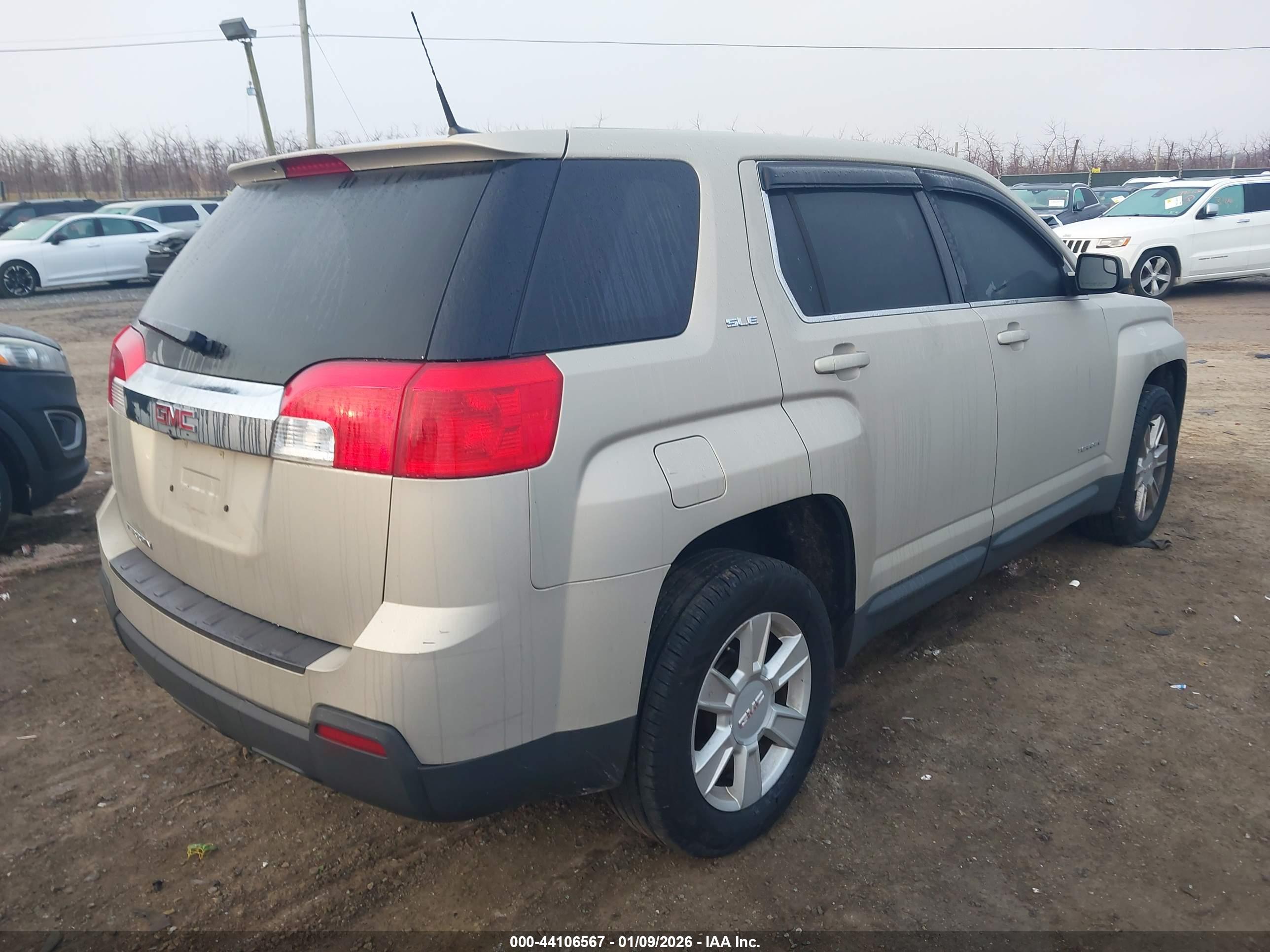 GMC TERRAIN image 4