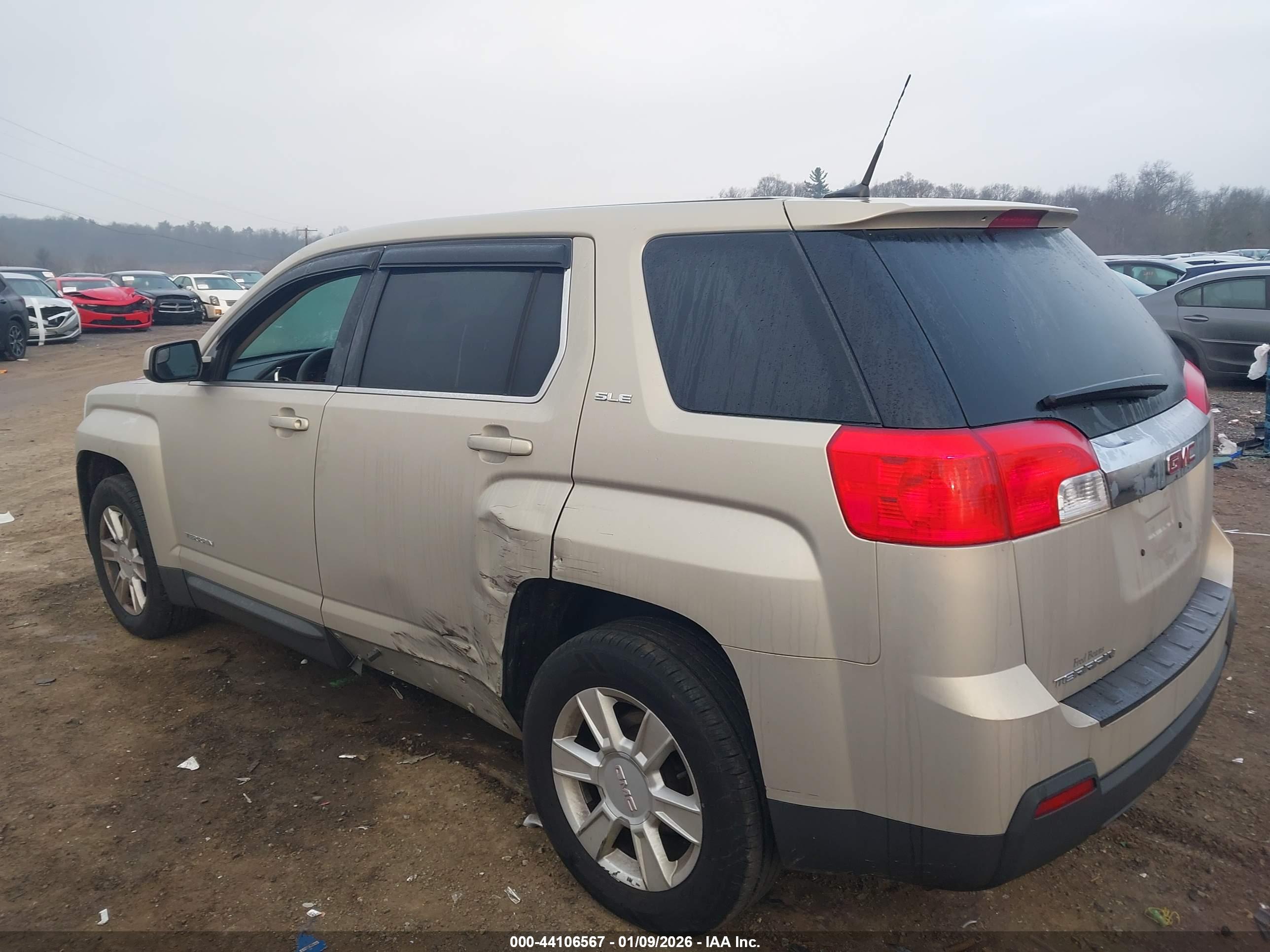 GMC TERRAIN image 6