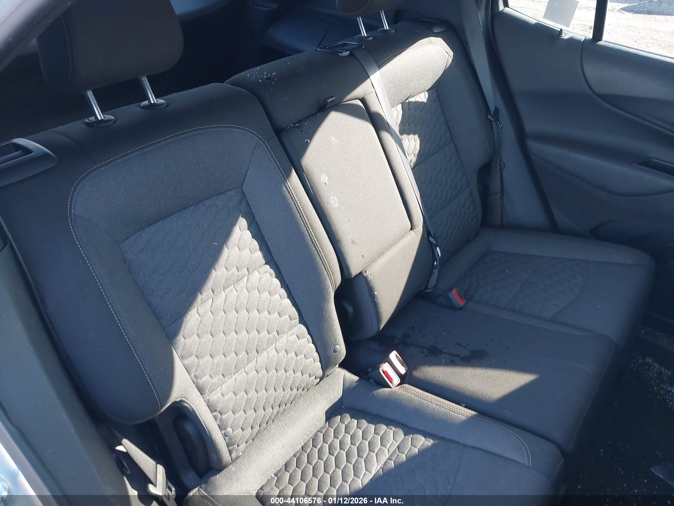 CHEVROLET EQUINOX image 8