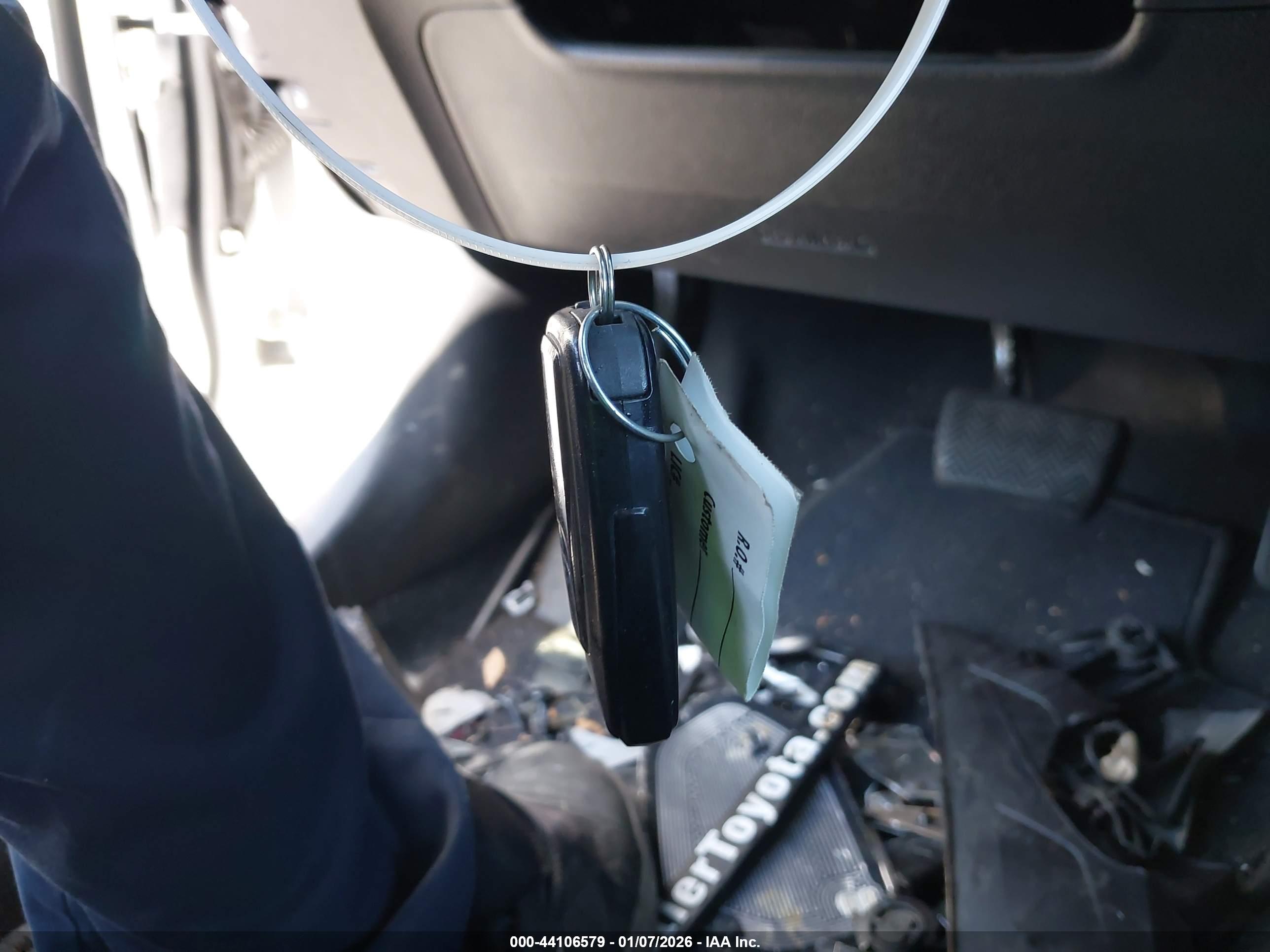 TOYOTA PRIUS image 11