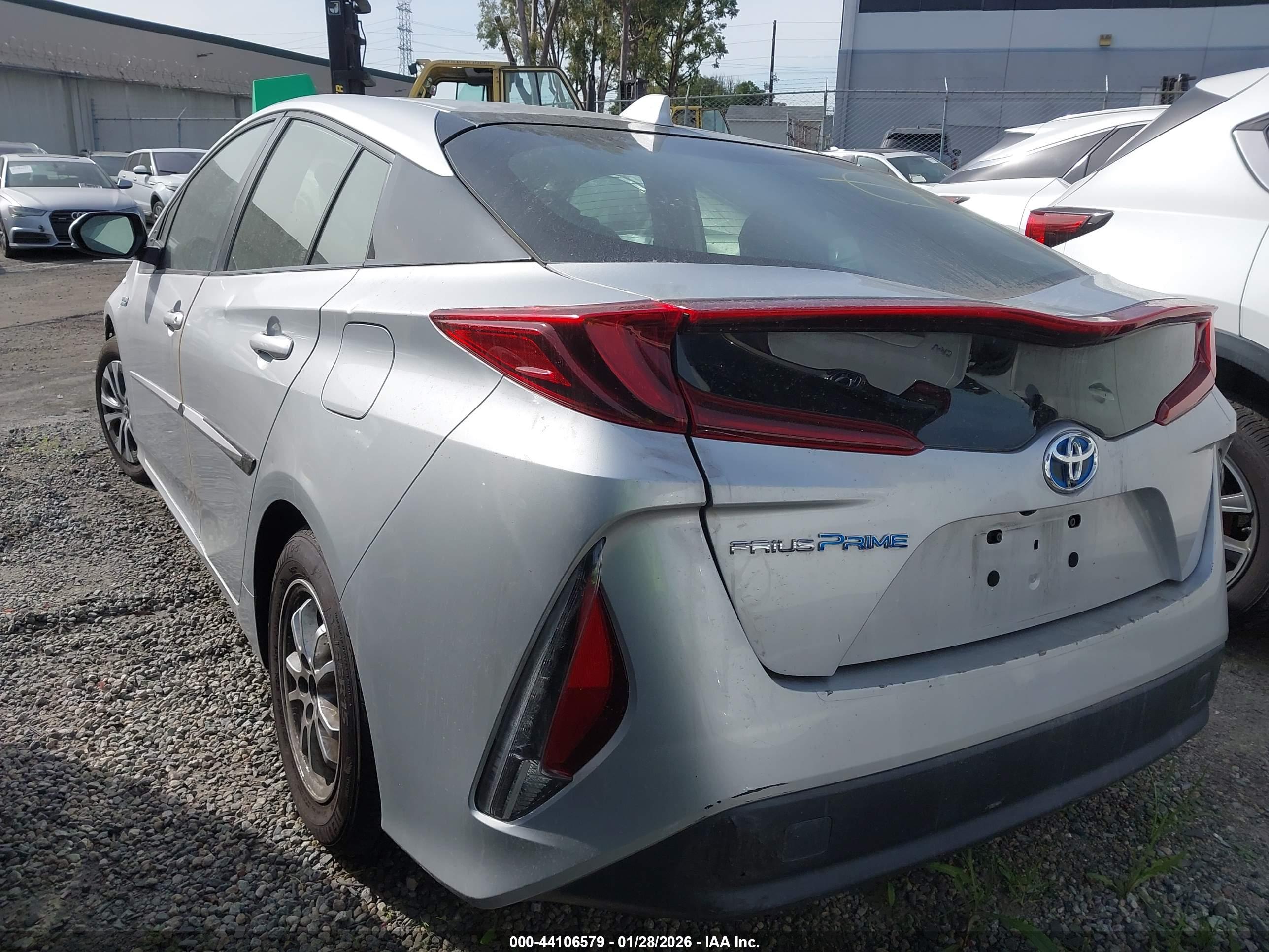TOYOTA PRIUS image 3
