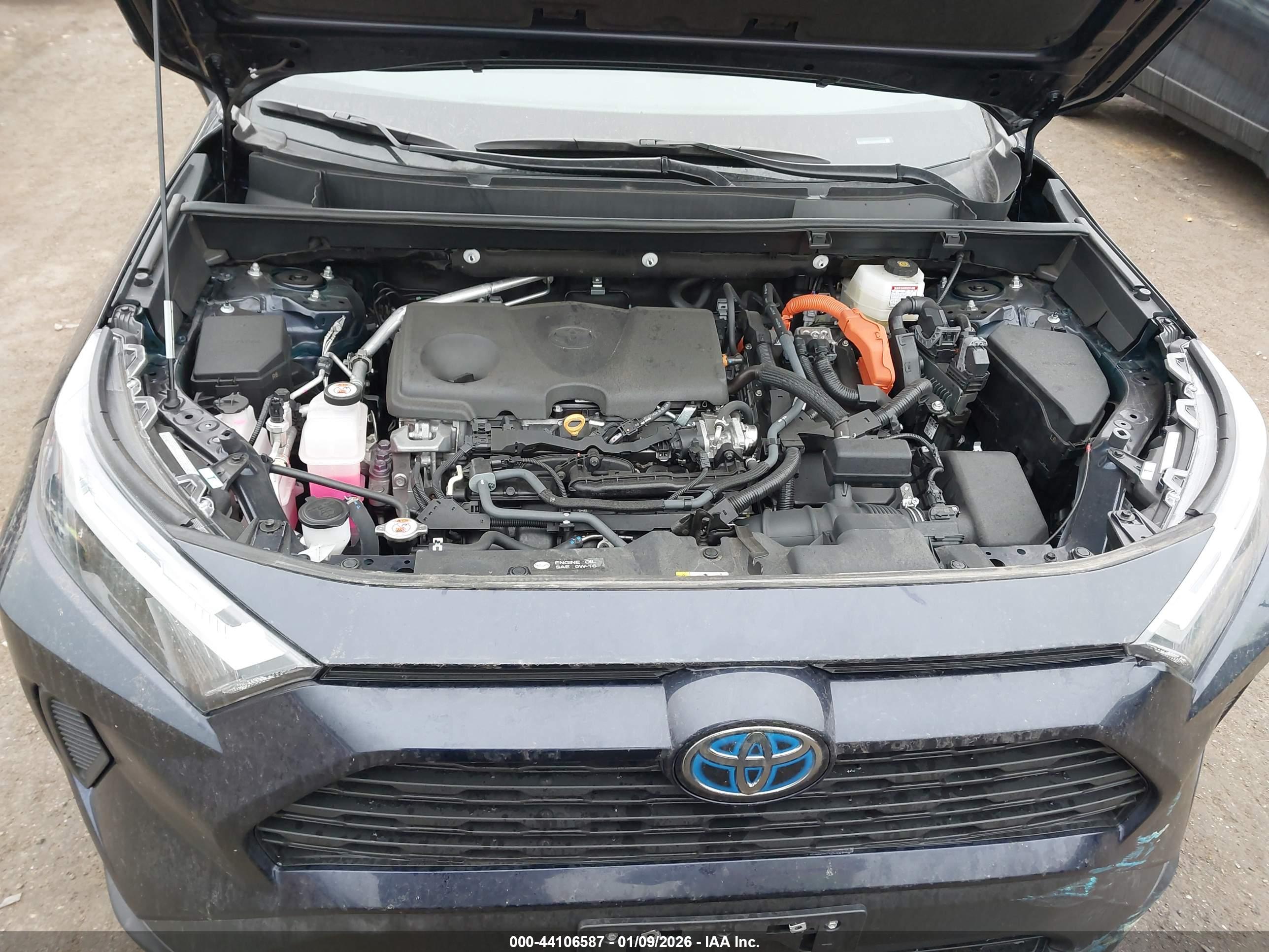 TOYOTA RAV4 image 10