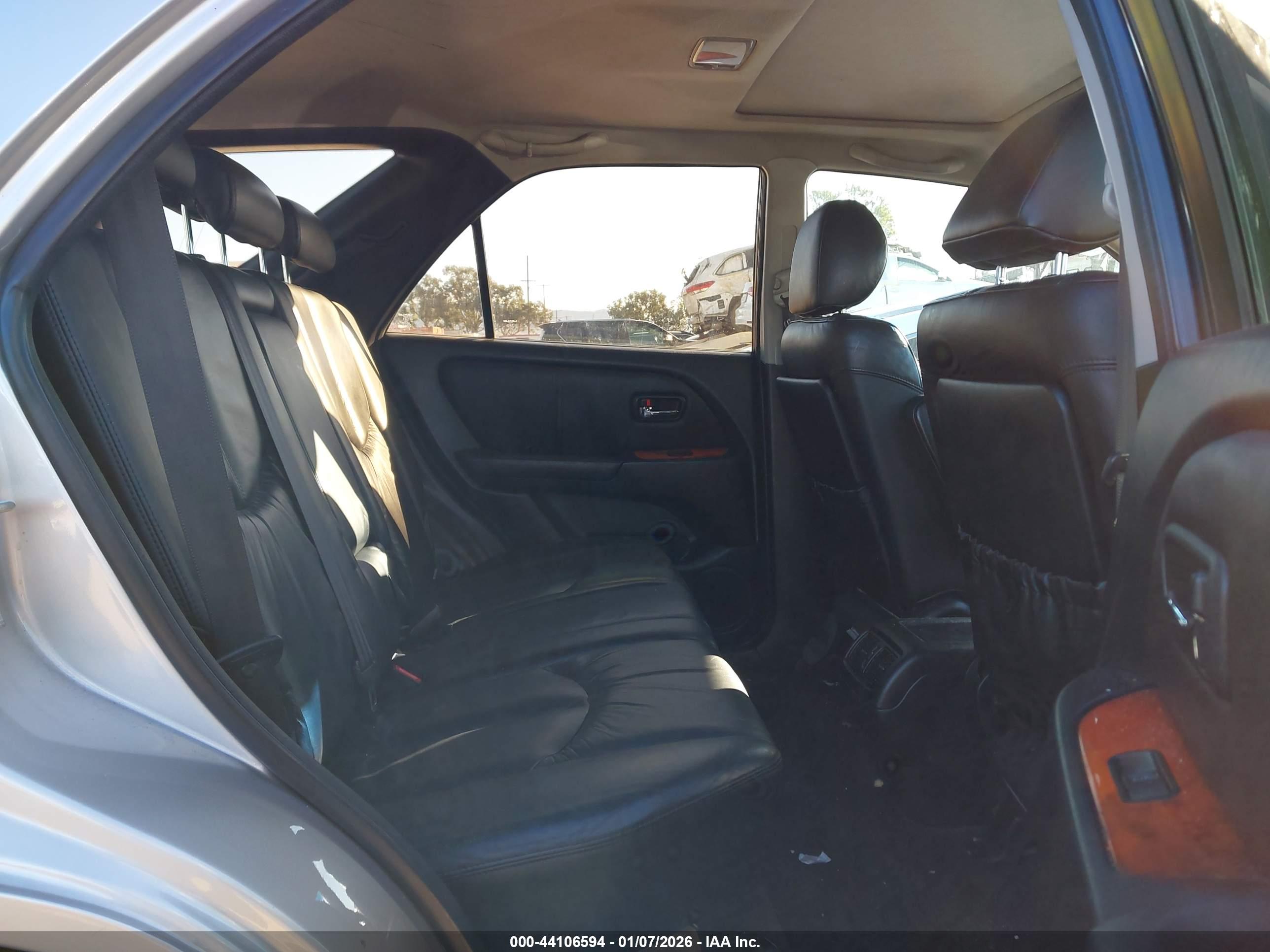 LEXUS RX image 8