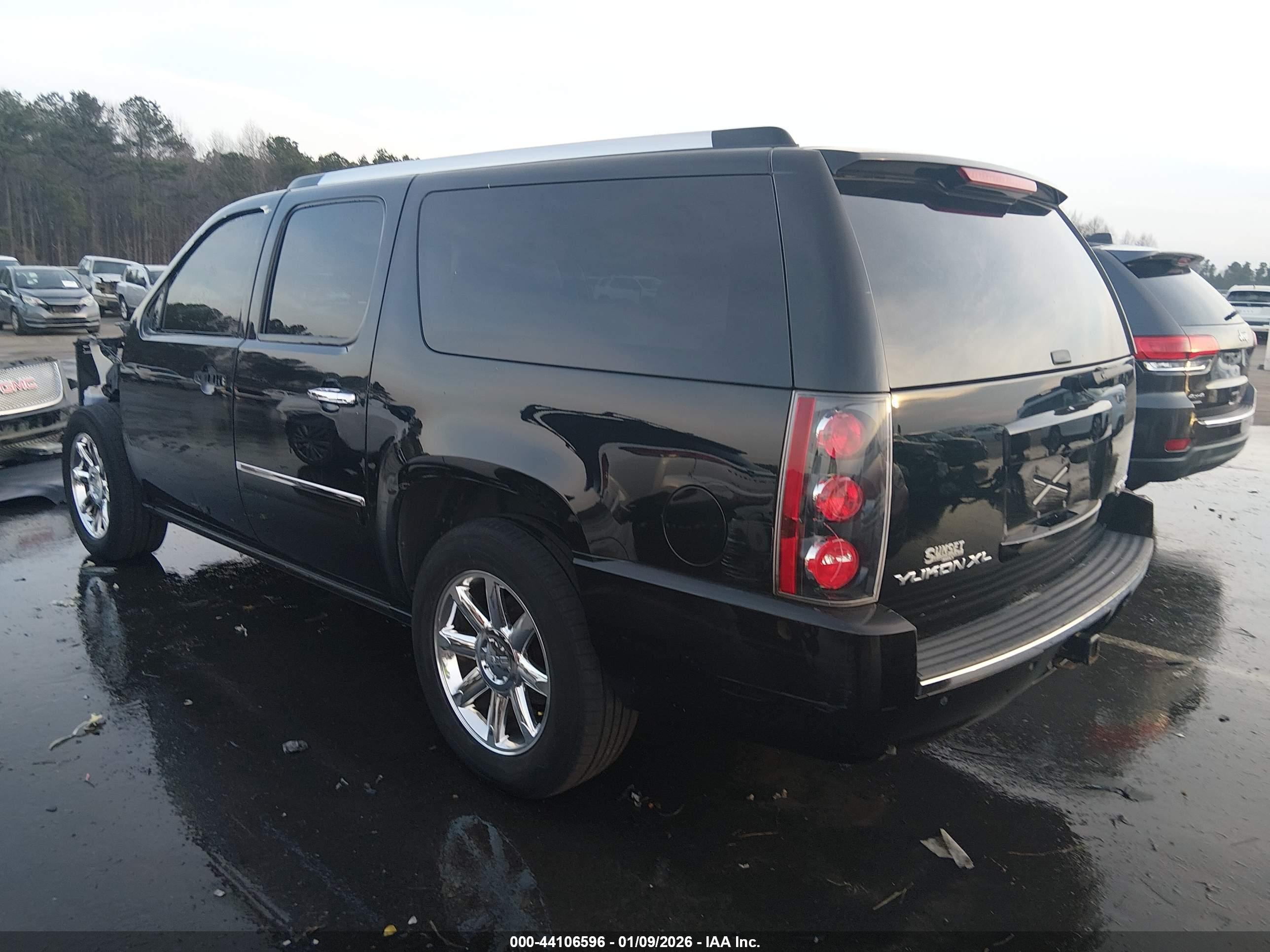 GMC YUKON image 3