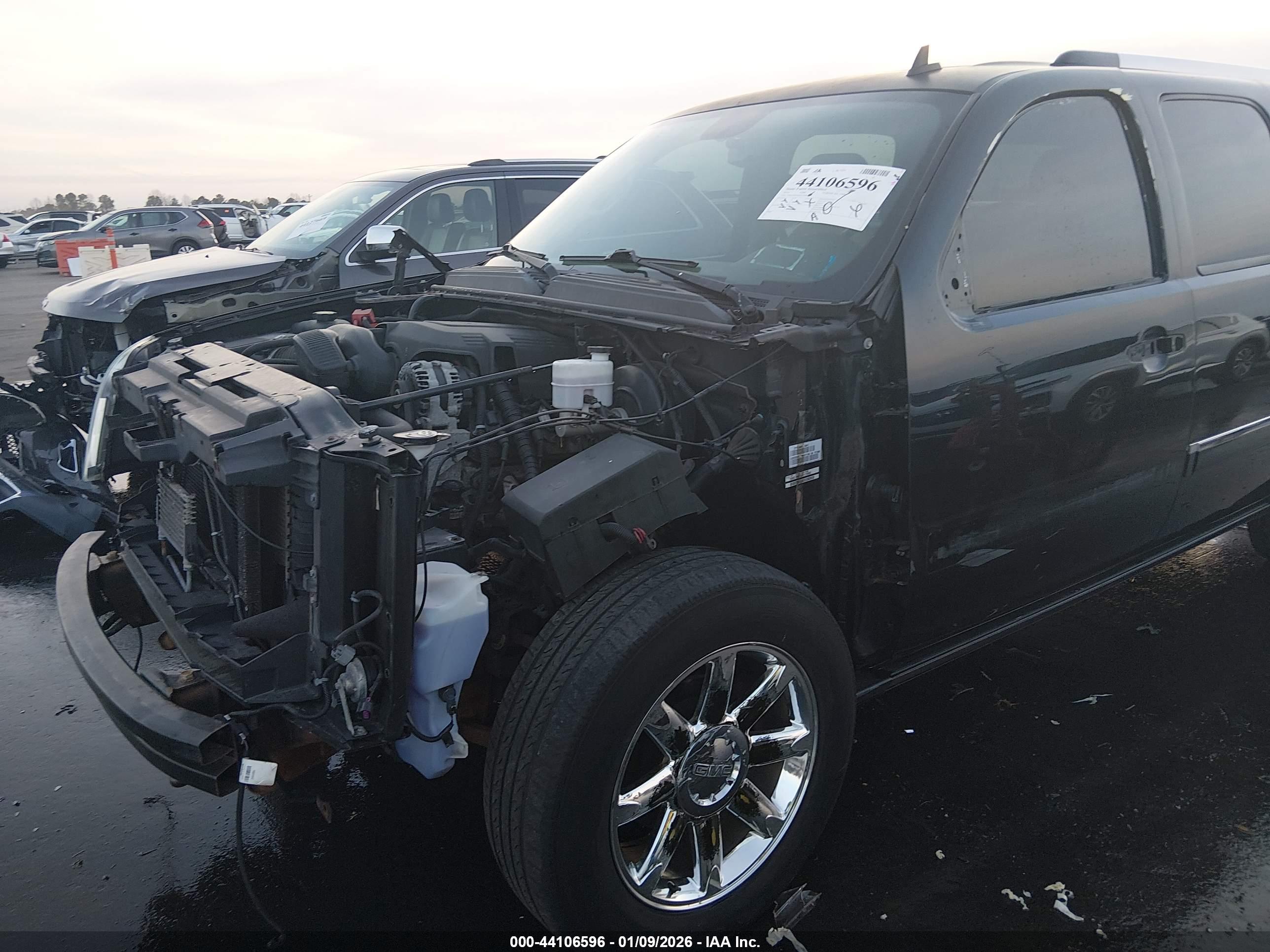 GMC YUKON image 6