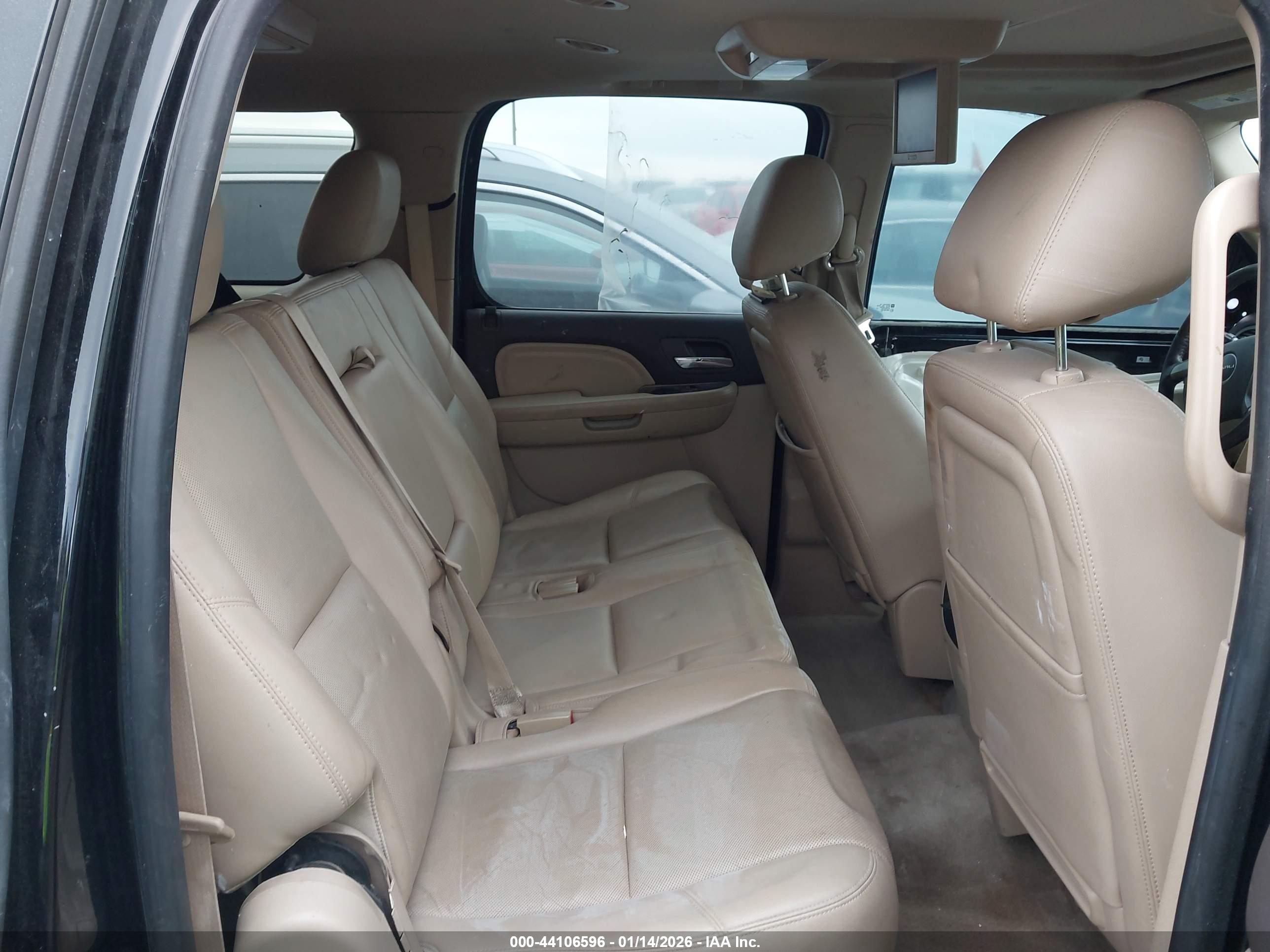GMC YUKON image 8