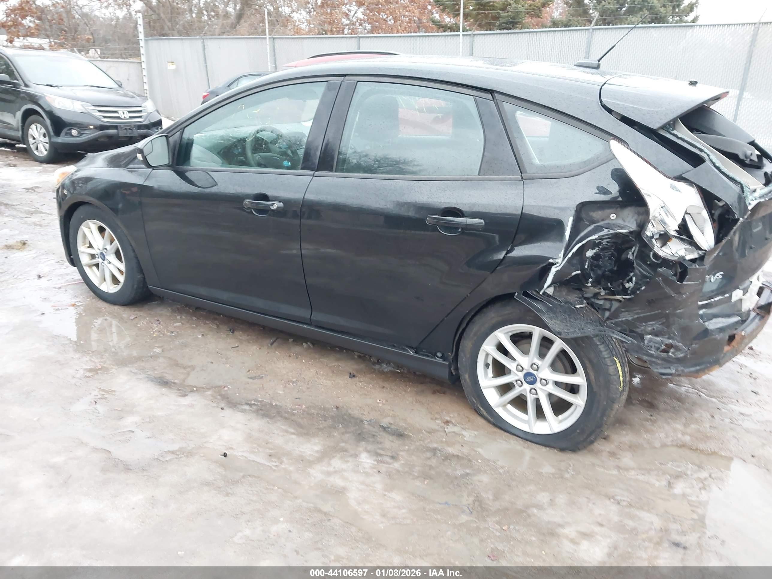 FORD FOCUS image 3