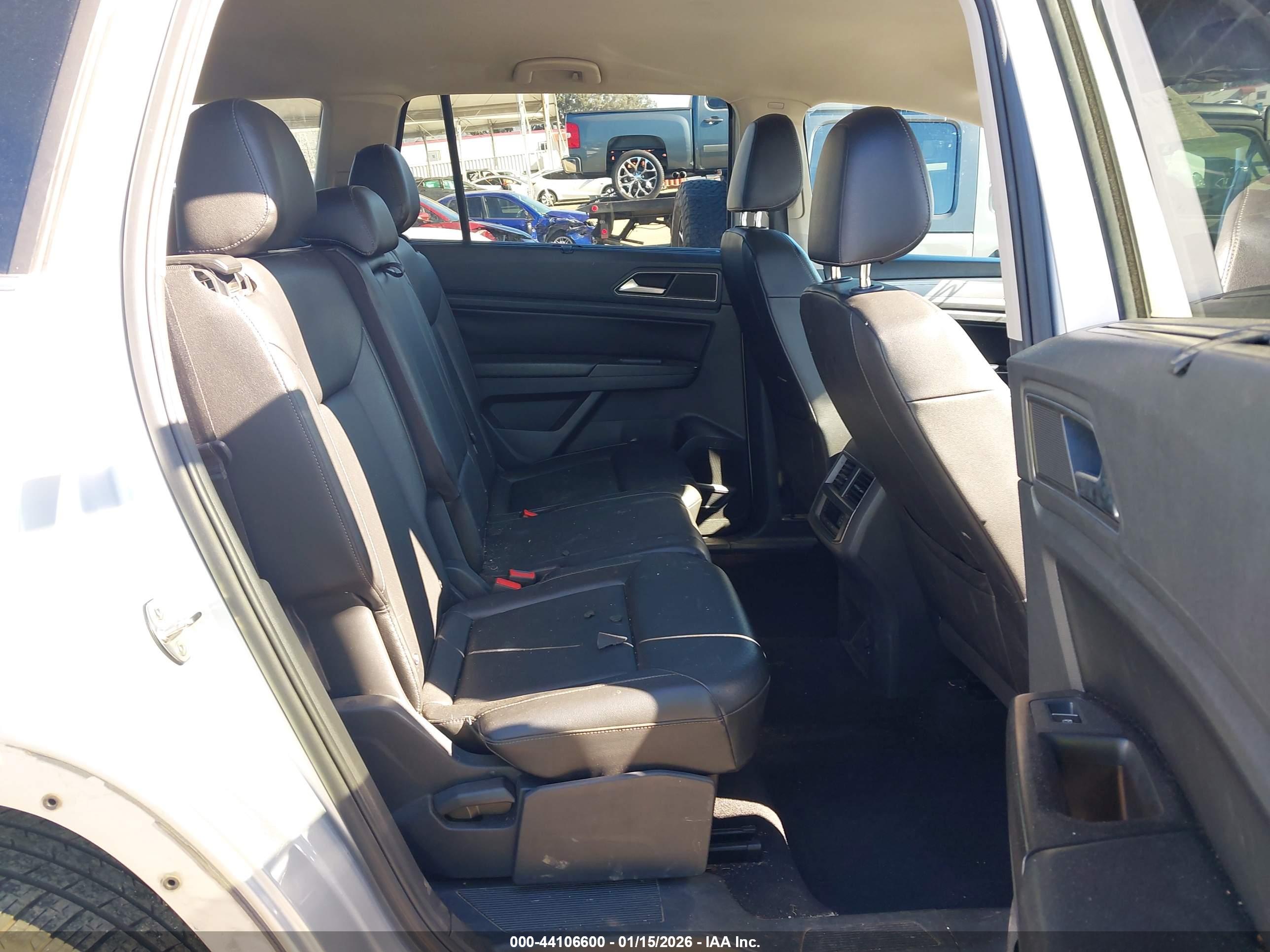 VOLKSWAGEN ATLAS image 8