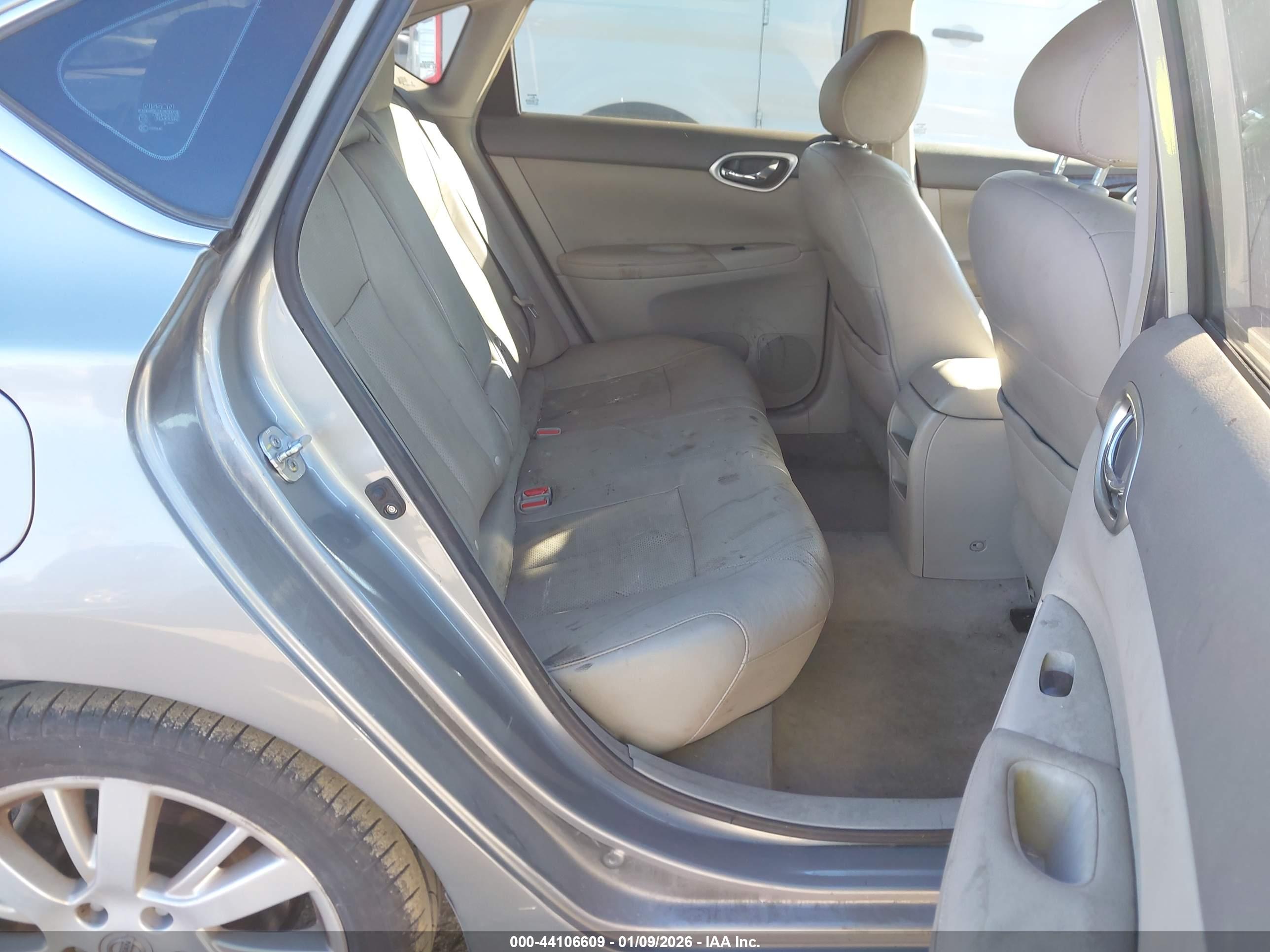 NISSAN SENTRA image 8