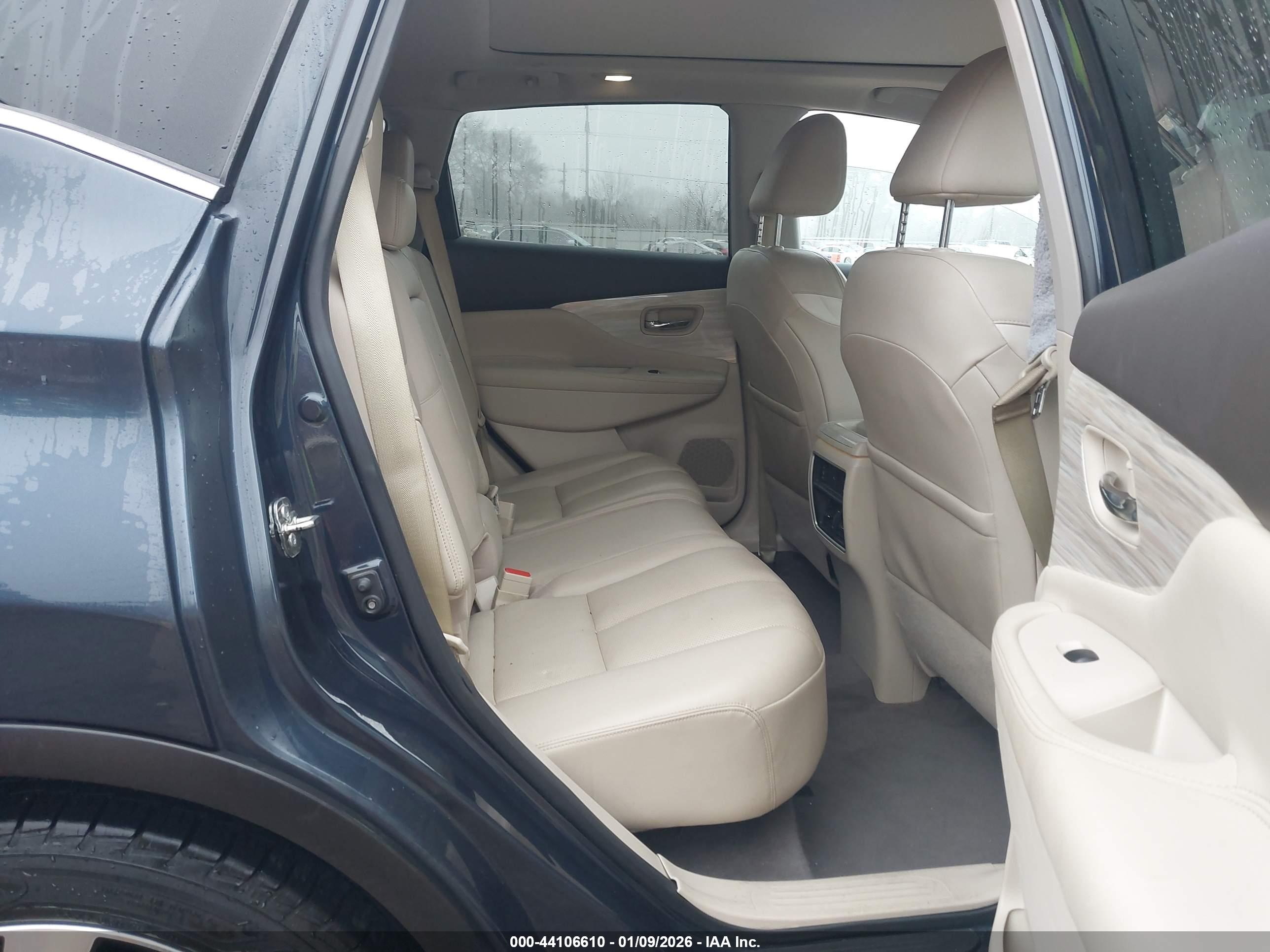 NISSAN MURANO image 8