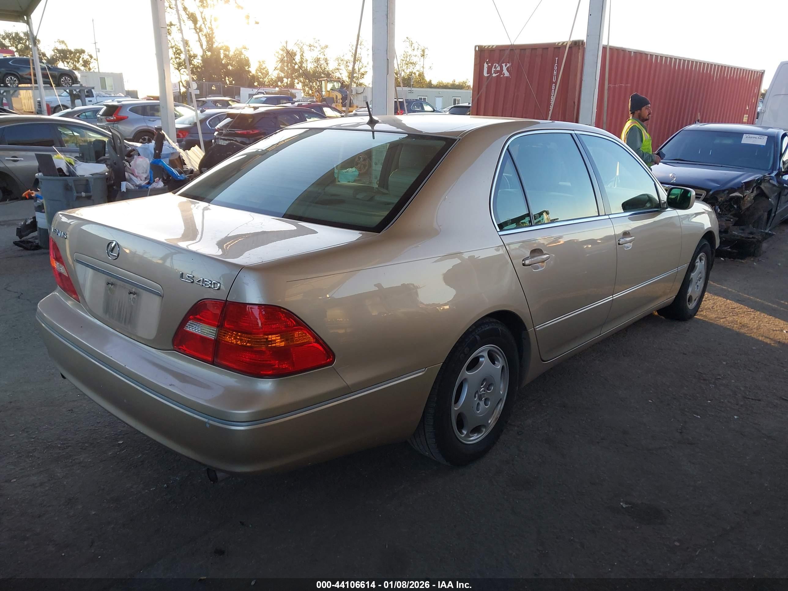 LEXUS LS image 4