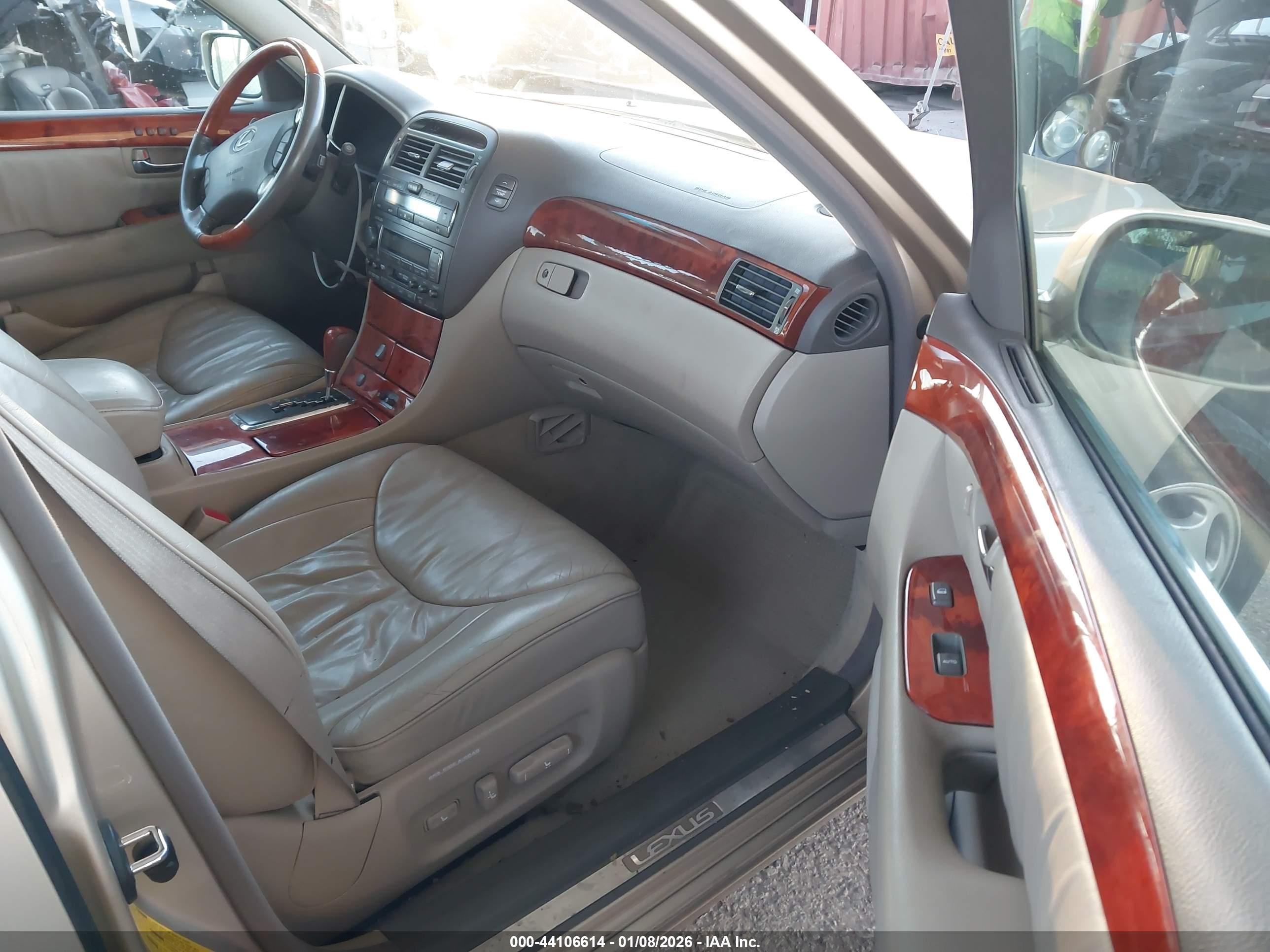 LEXUS LS image 5