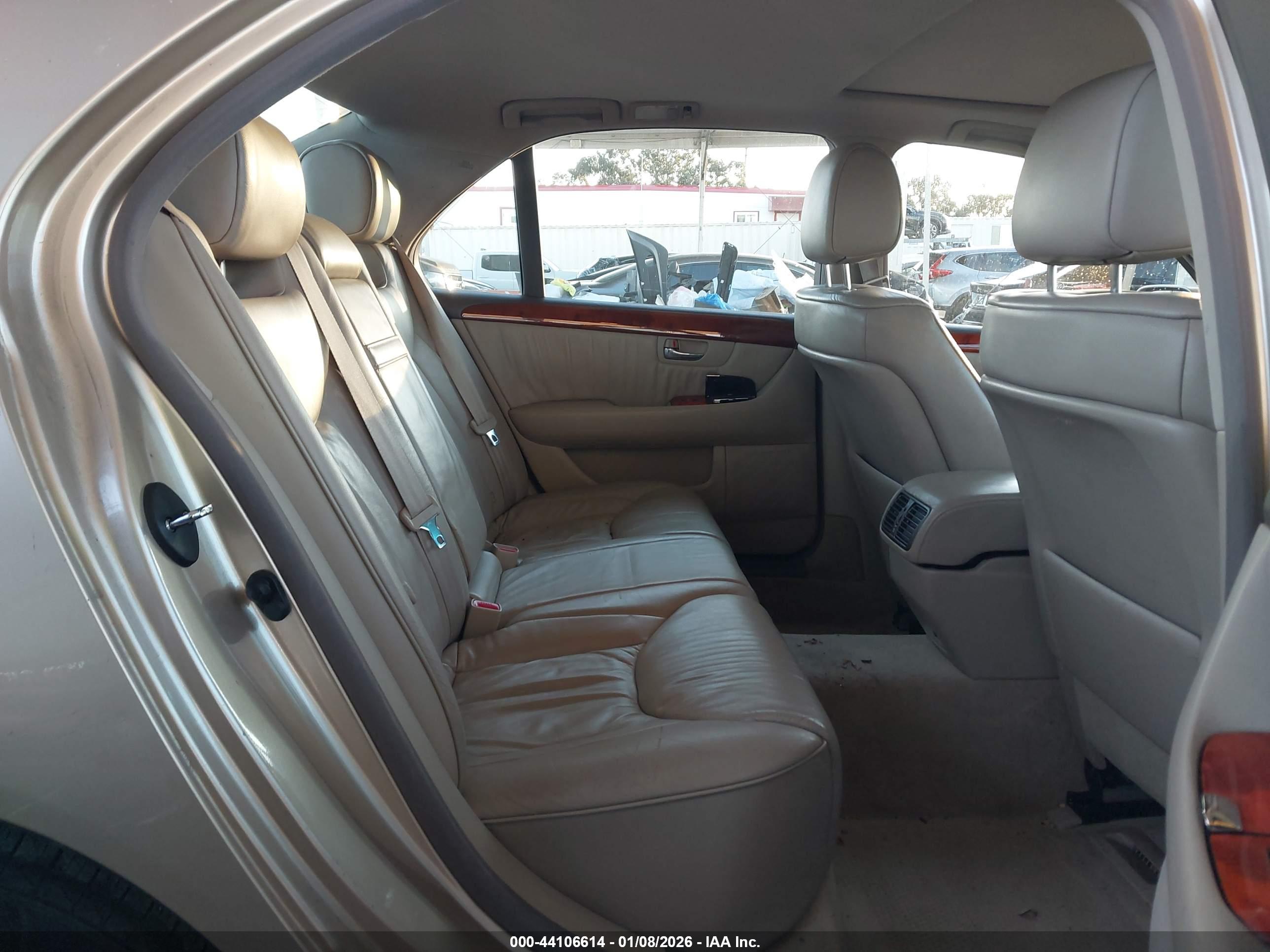 LEXUS LS image 8