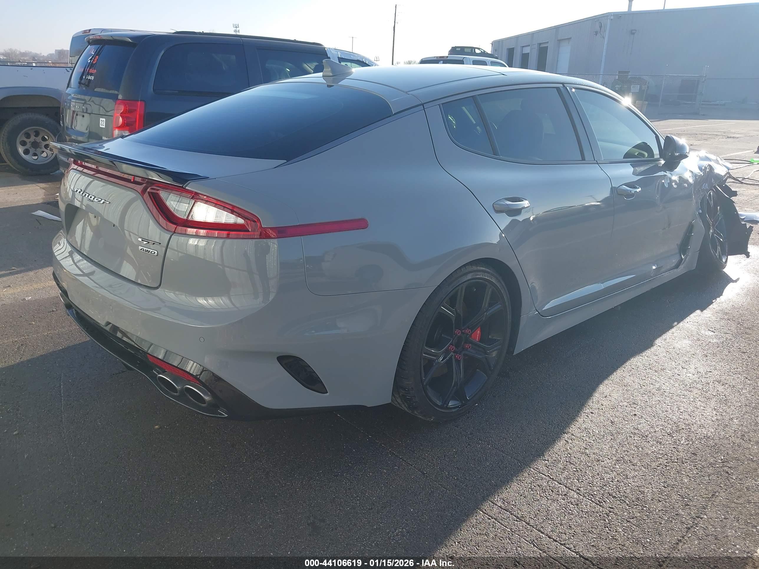 KIA STINGER image 4
