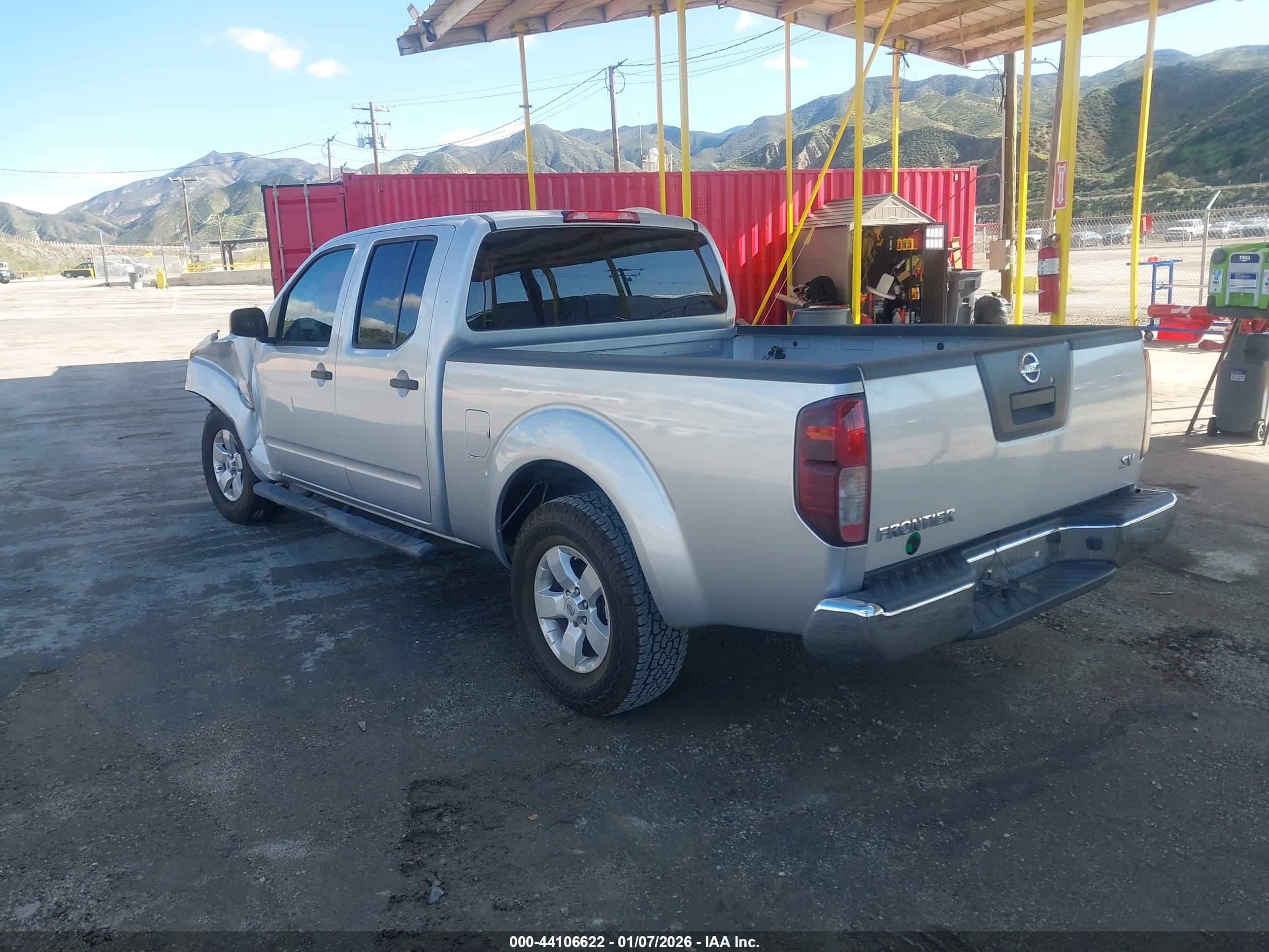 NISSAN FRONTIER image 3