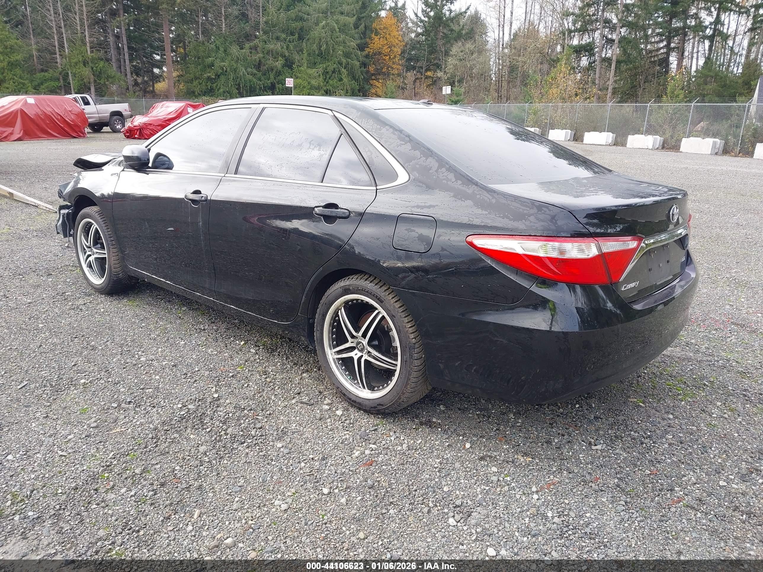 TOYOTA CAMRY image 3