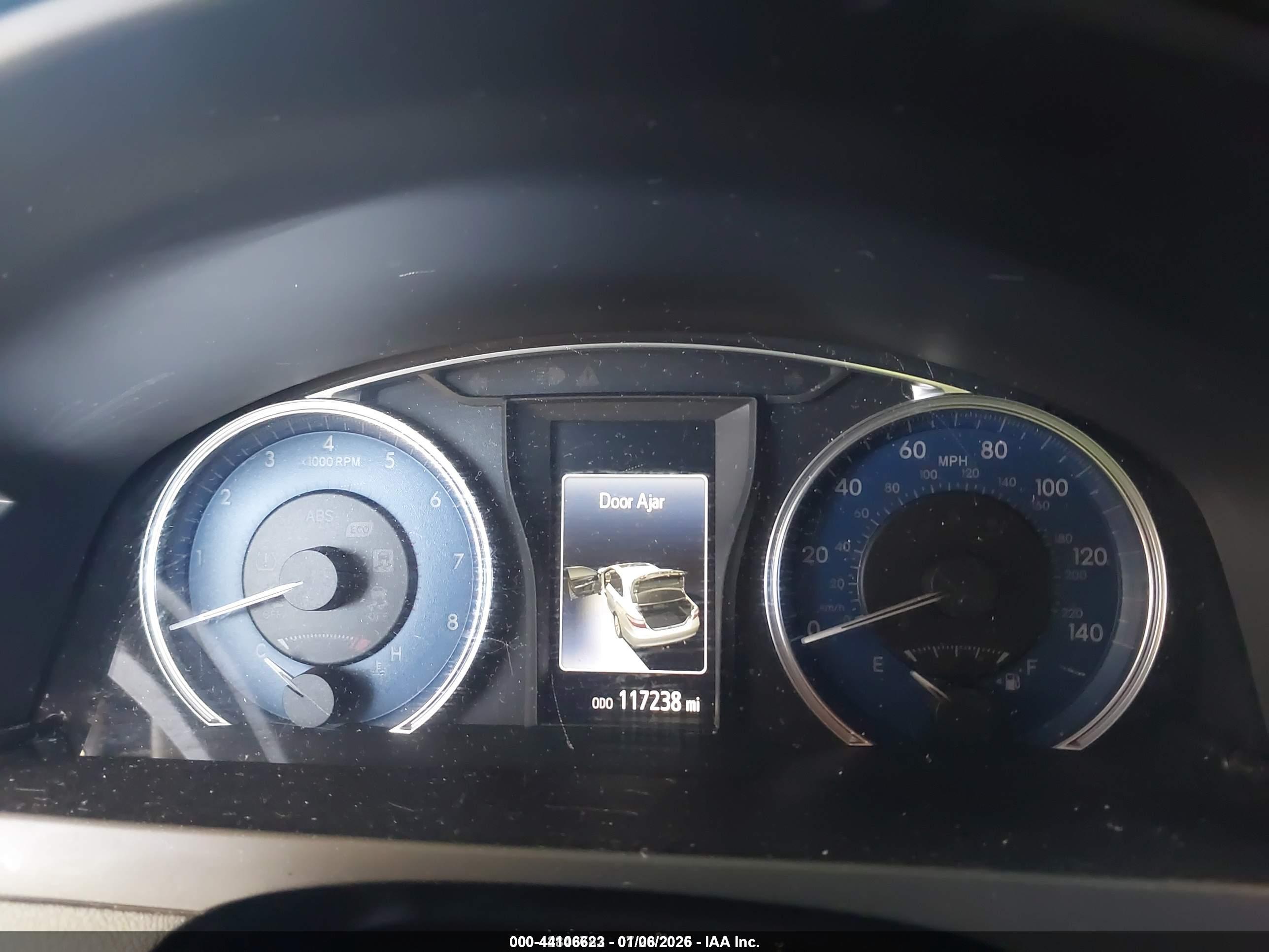 TOYOTA CAMRY image 7
