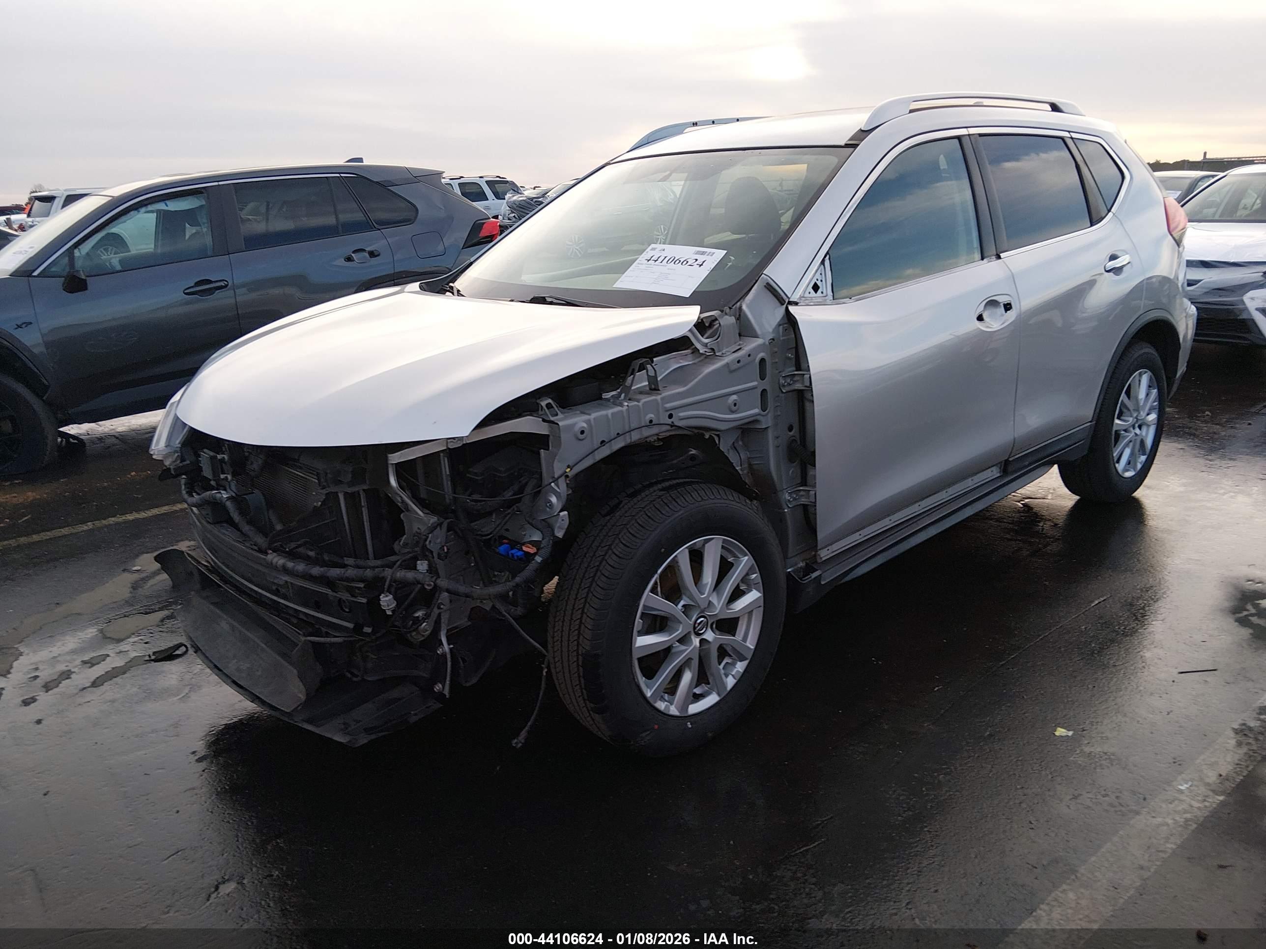 NISSAN ROGUE image 2