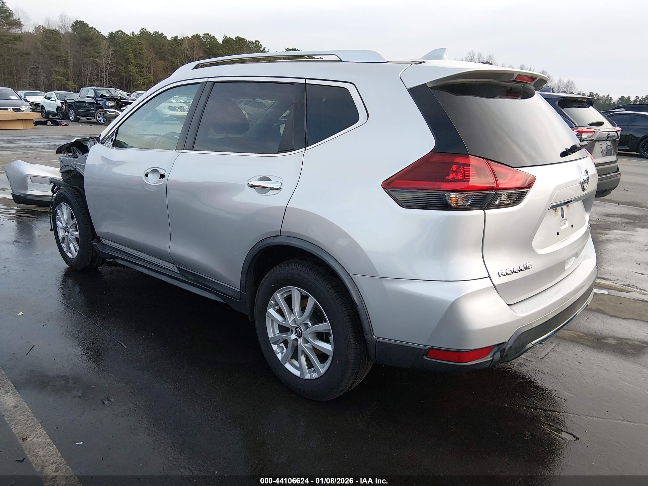 NISSAN ROGUE image 3