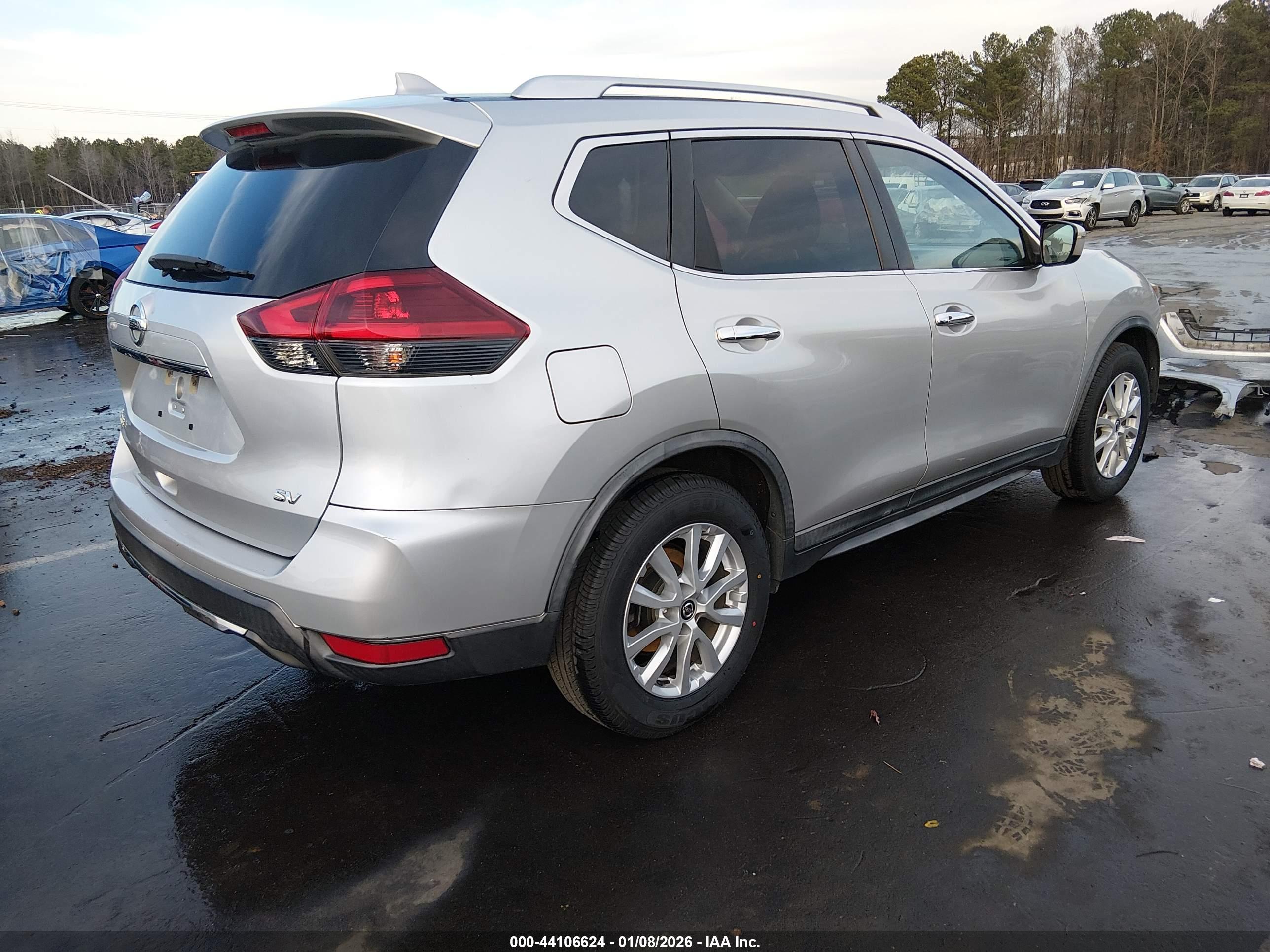 NISSAN ROGUE image 4