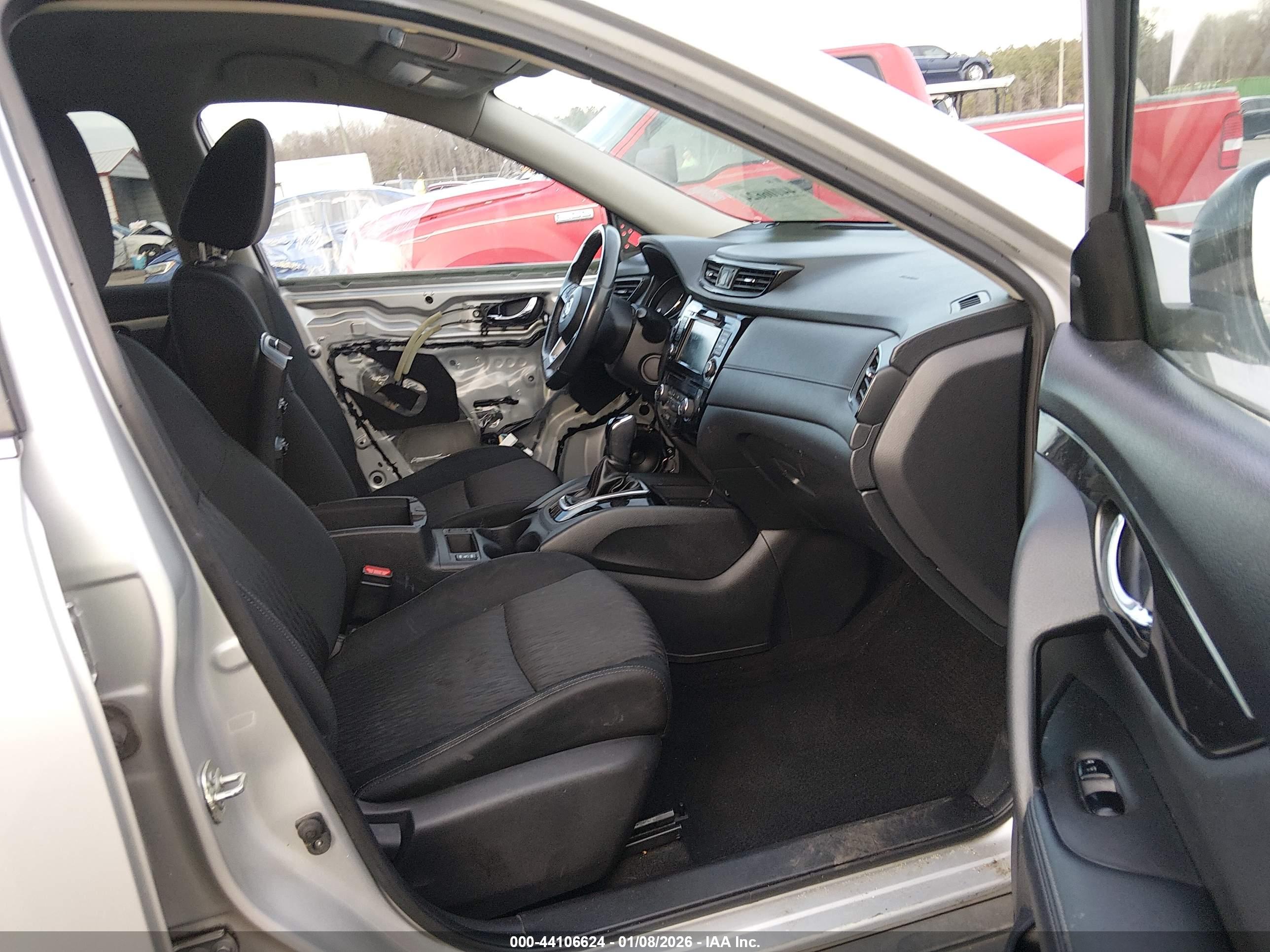 NISSAN ROGUE image 5