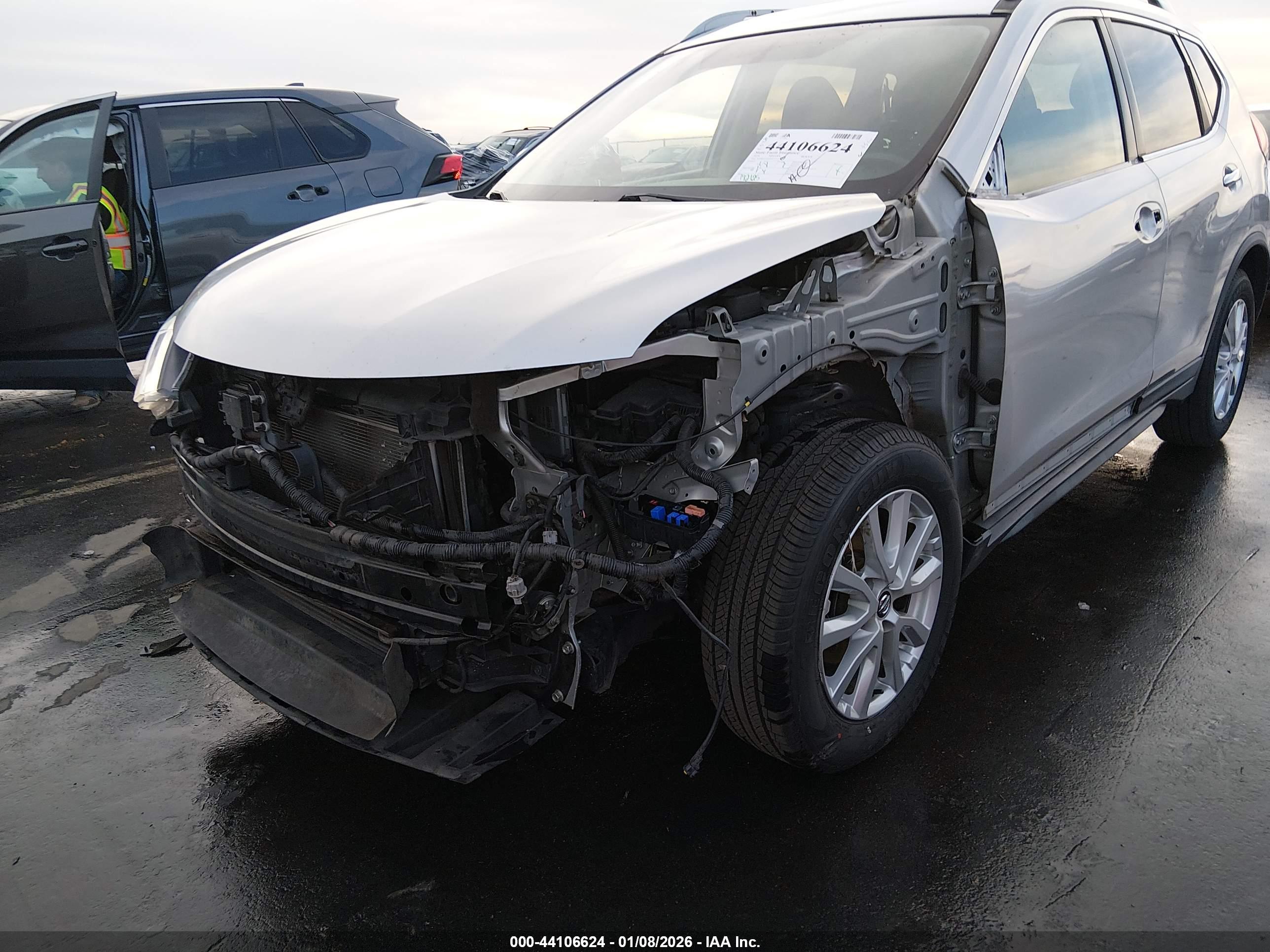 NISSAN ROGUE image 6