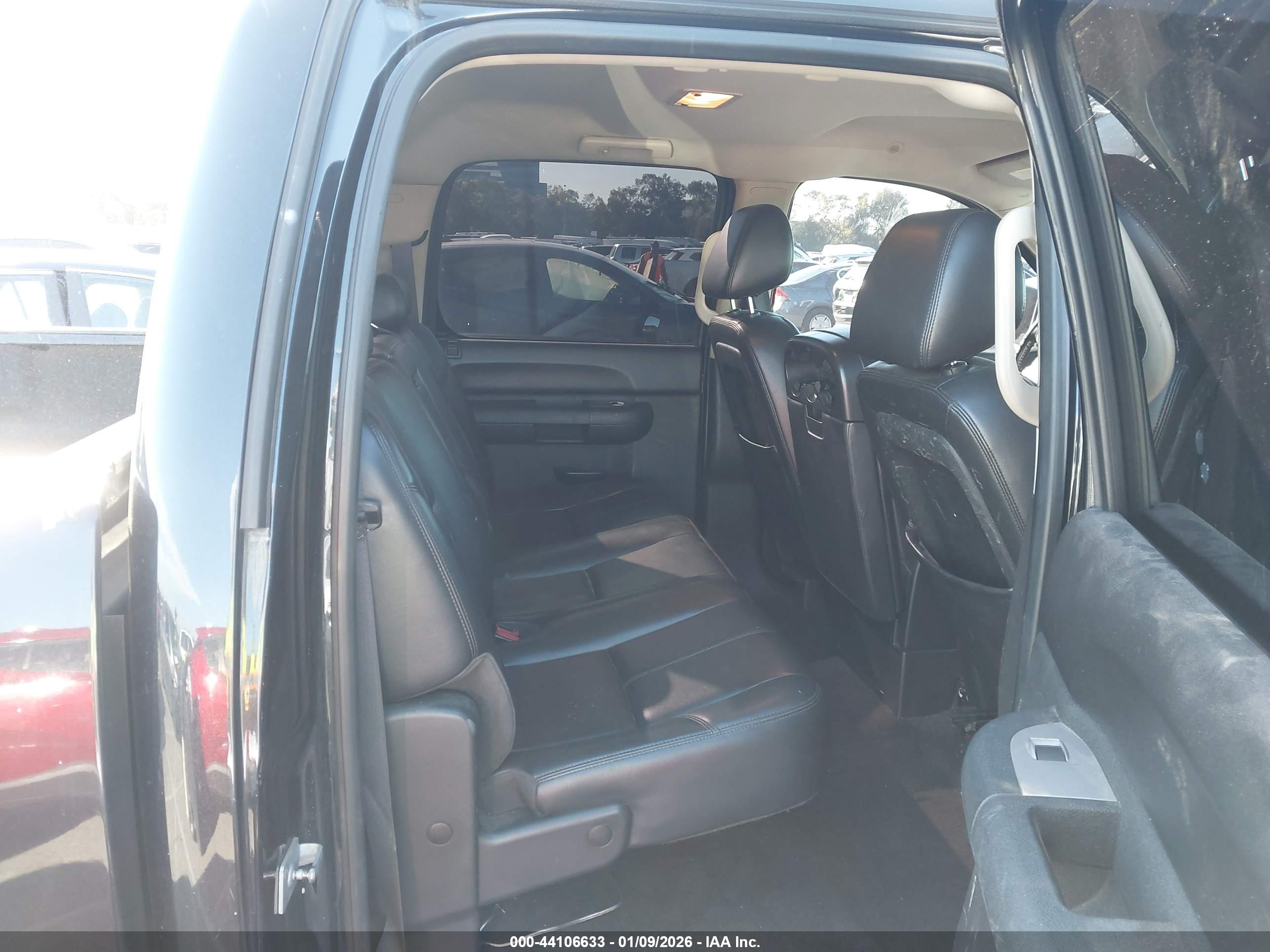 GMC SIERRA image 8