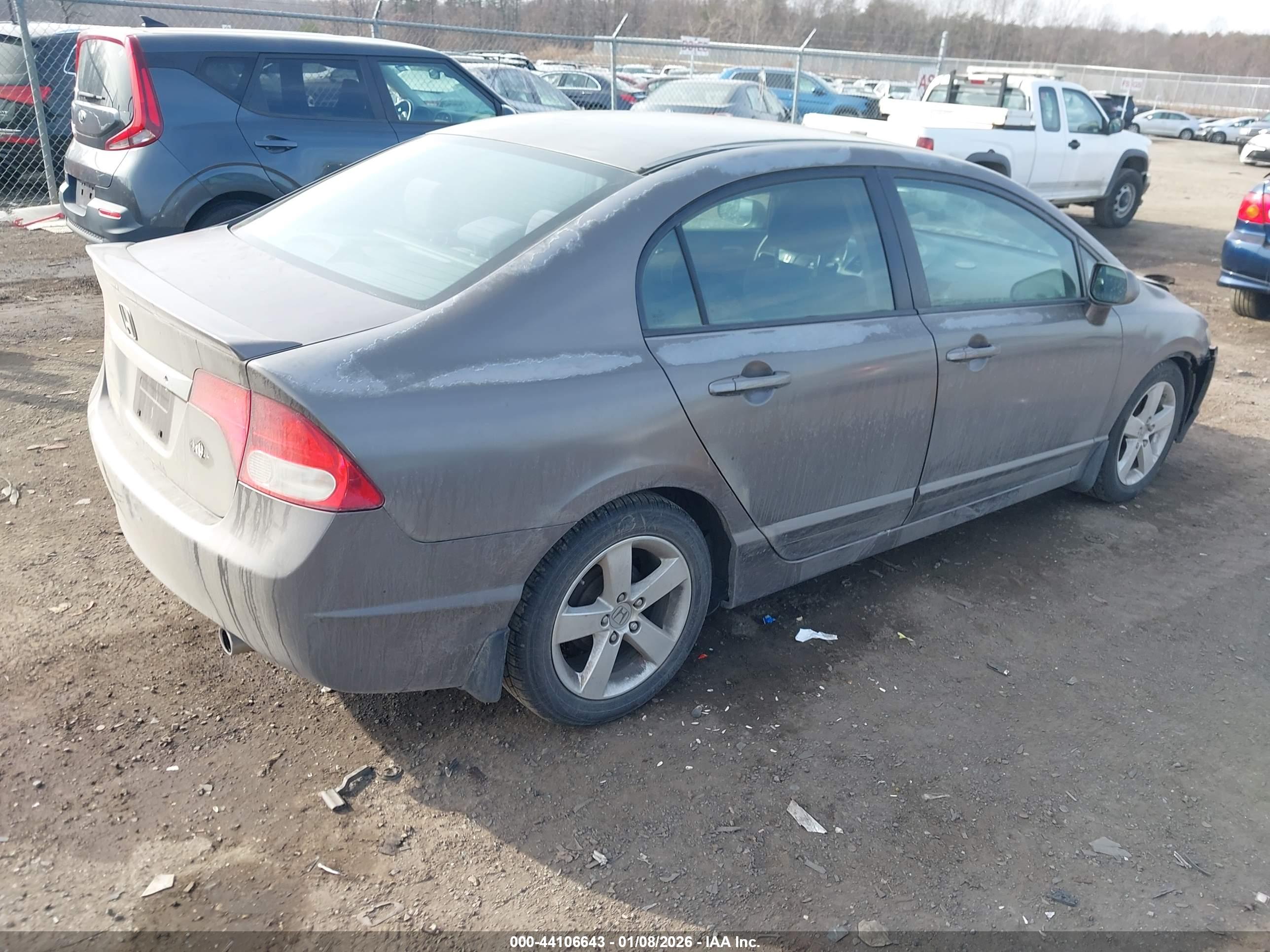 HONDA CIVIC image 4