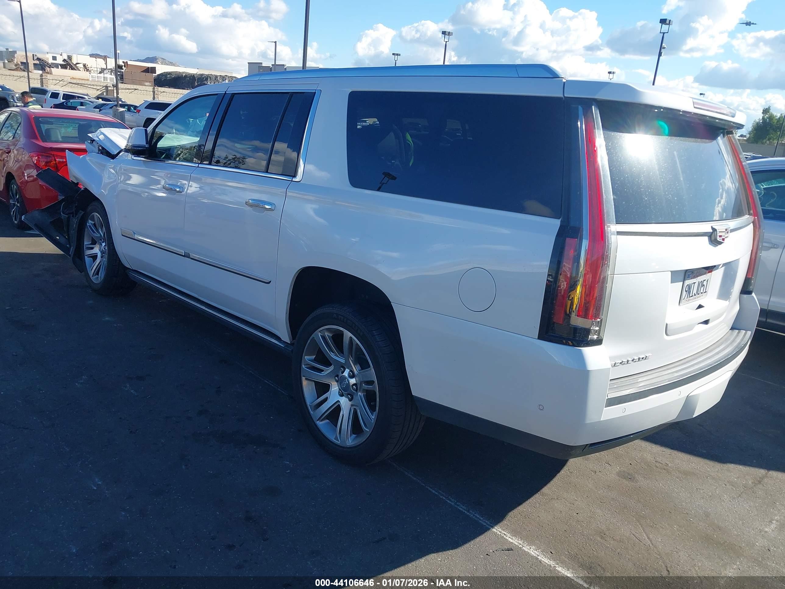 CADILLAC ESCALADE image 3