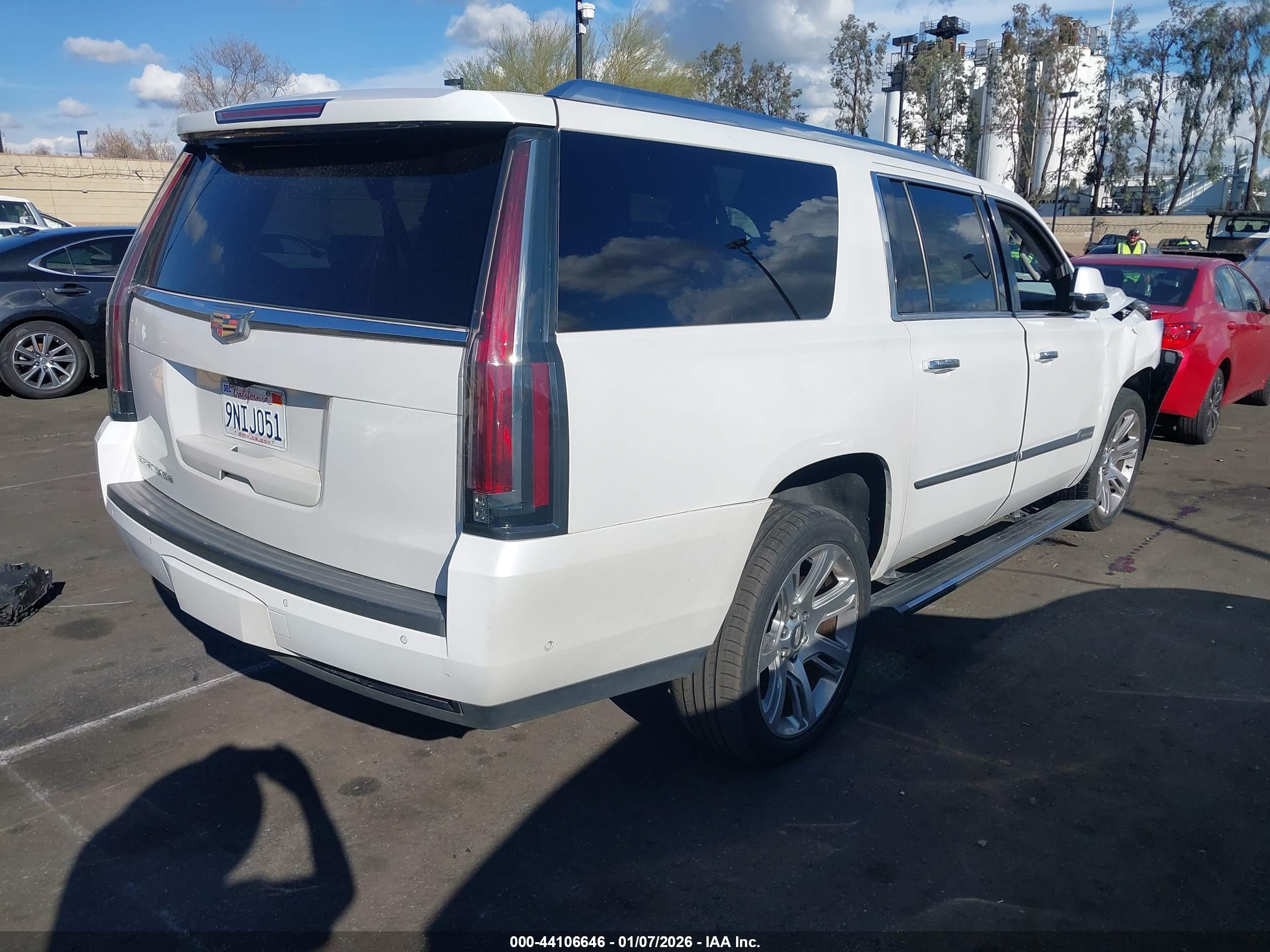 CADILLAC ESCALADE image 4