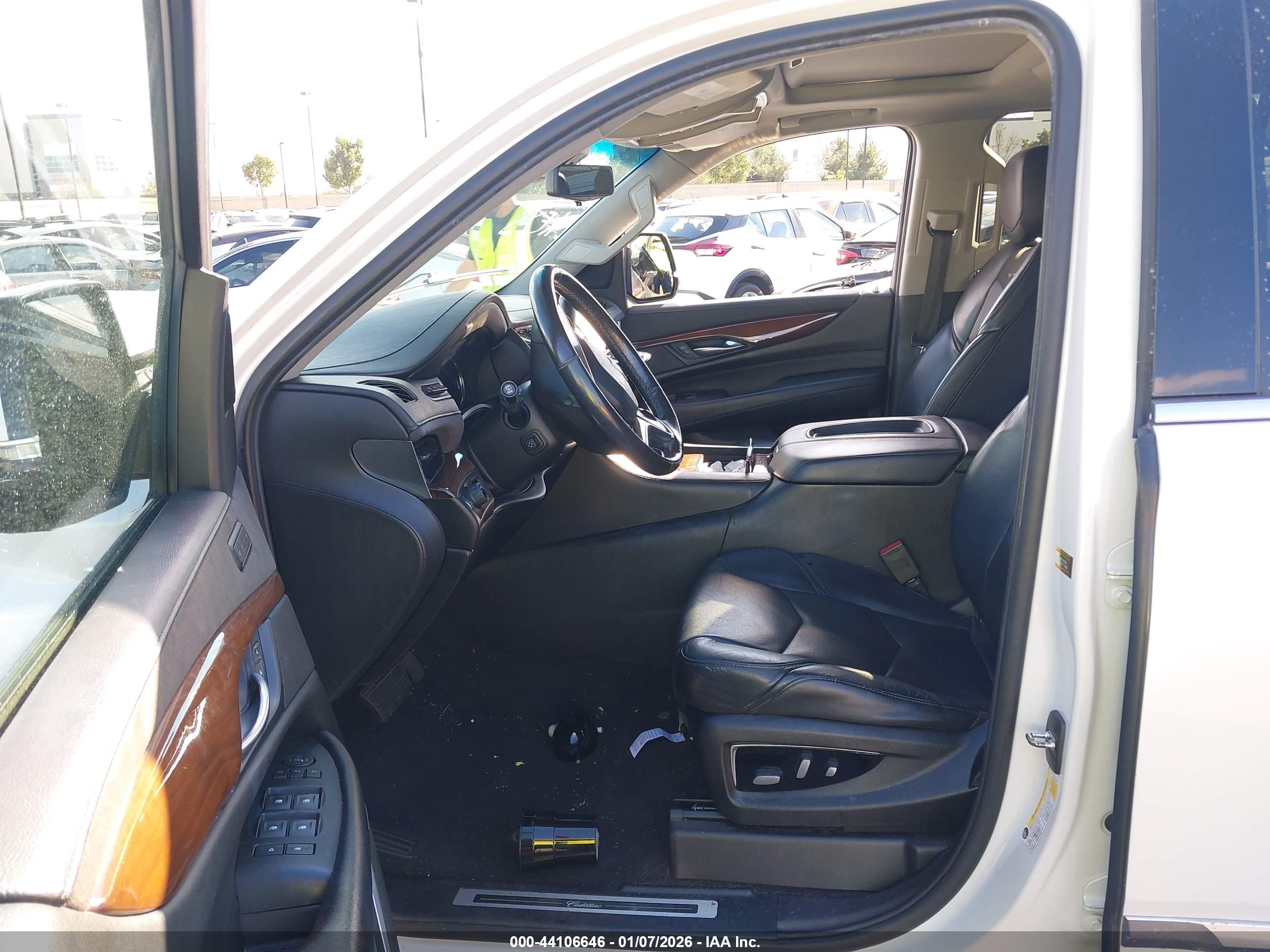 CADILLAC ESCALADE image 5