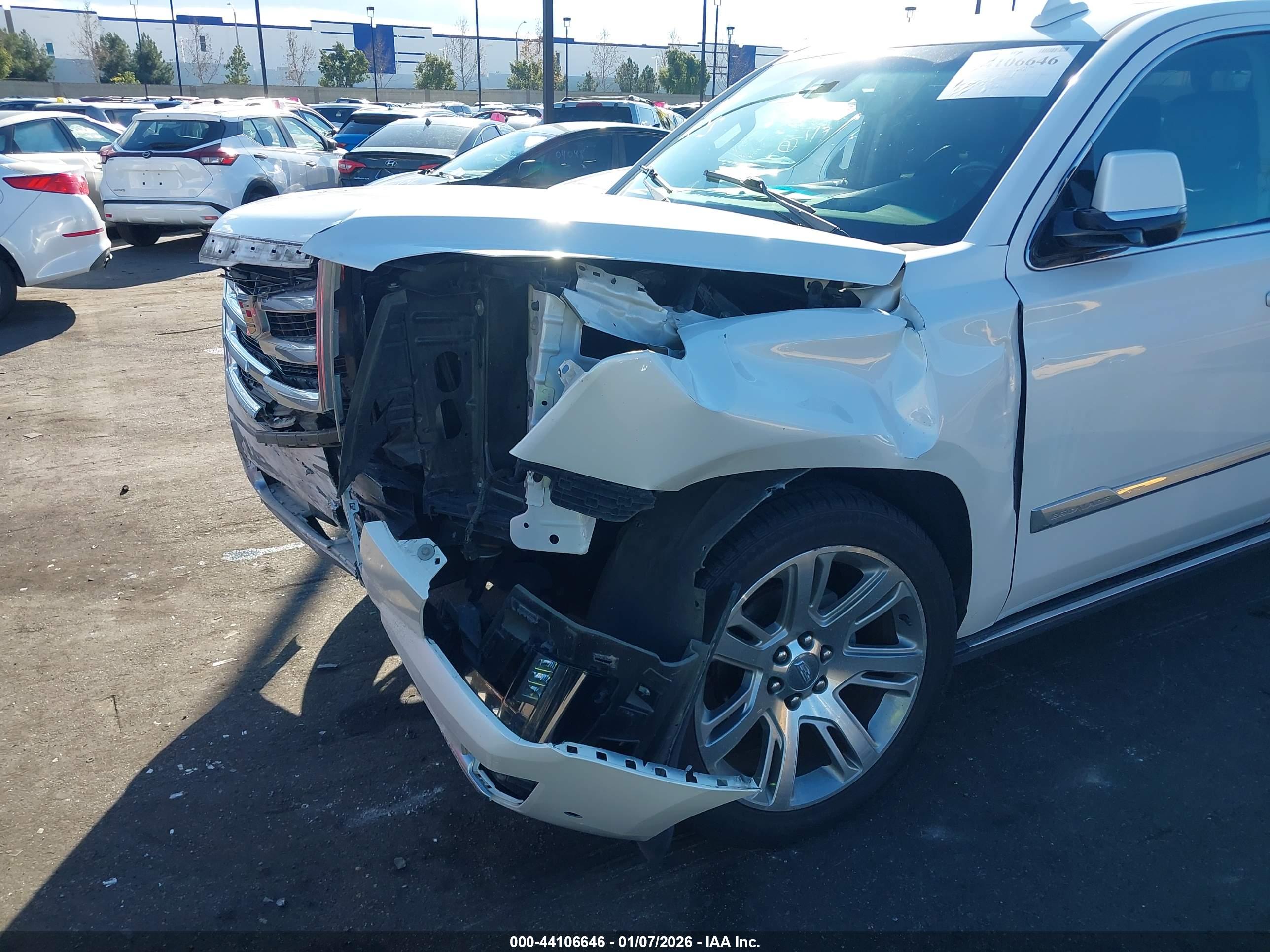 CADILLAC ESCALADE image 6