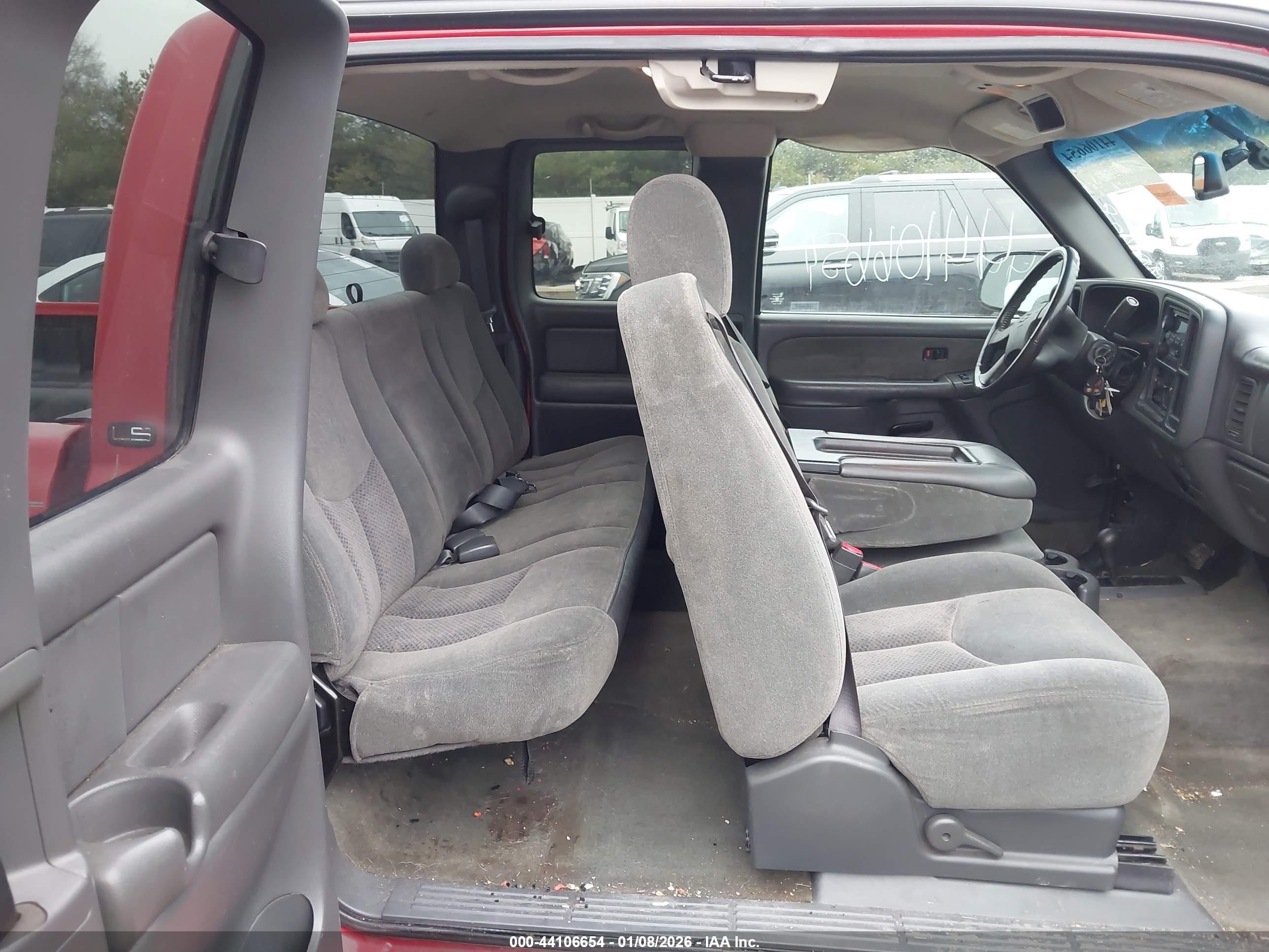 CHEVROLET SILVERADO image 8