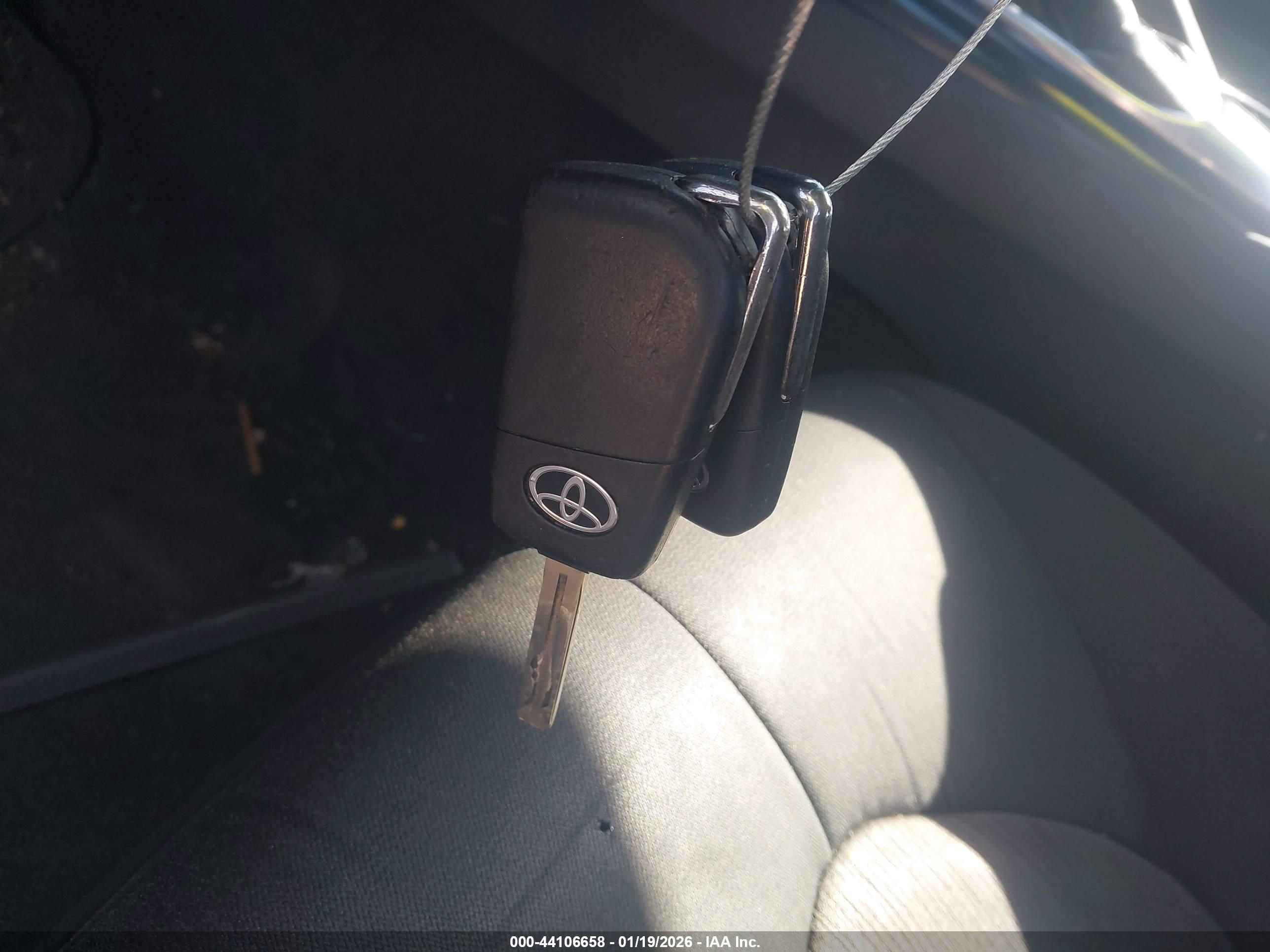 TOYOTA CAMRY image 11