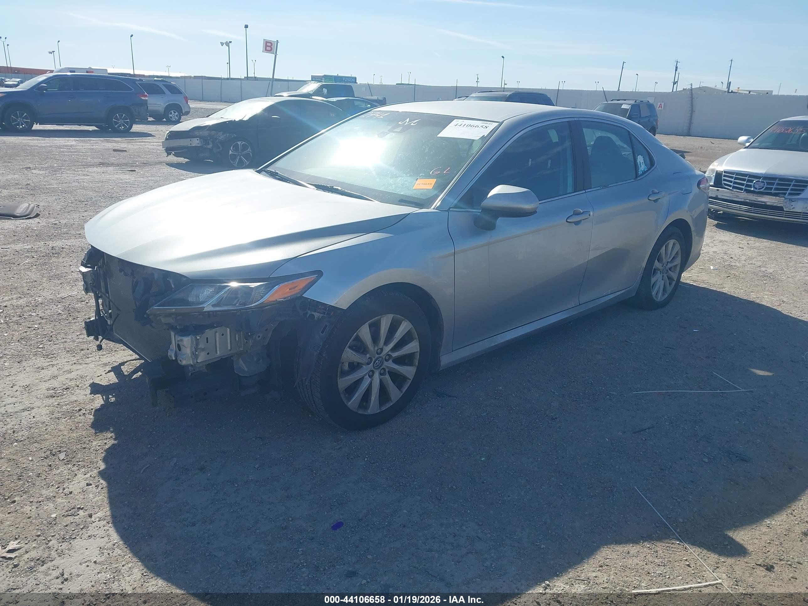 TOYOTA CAMRY image 2