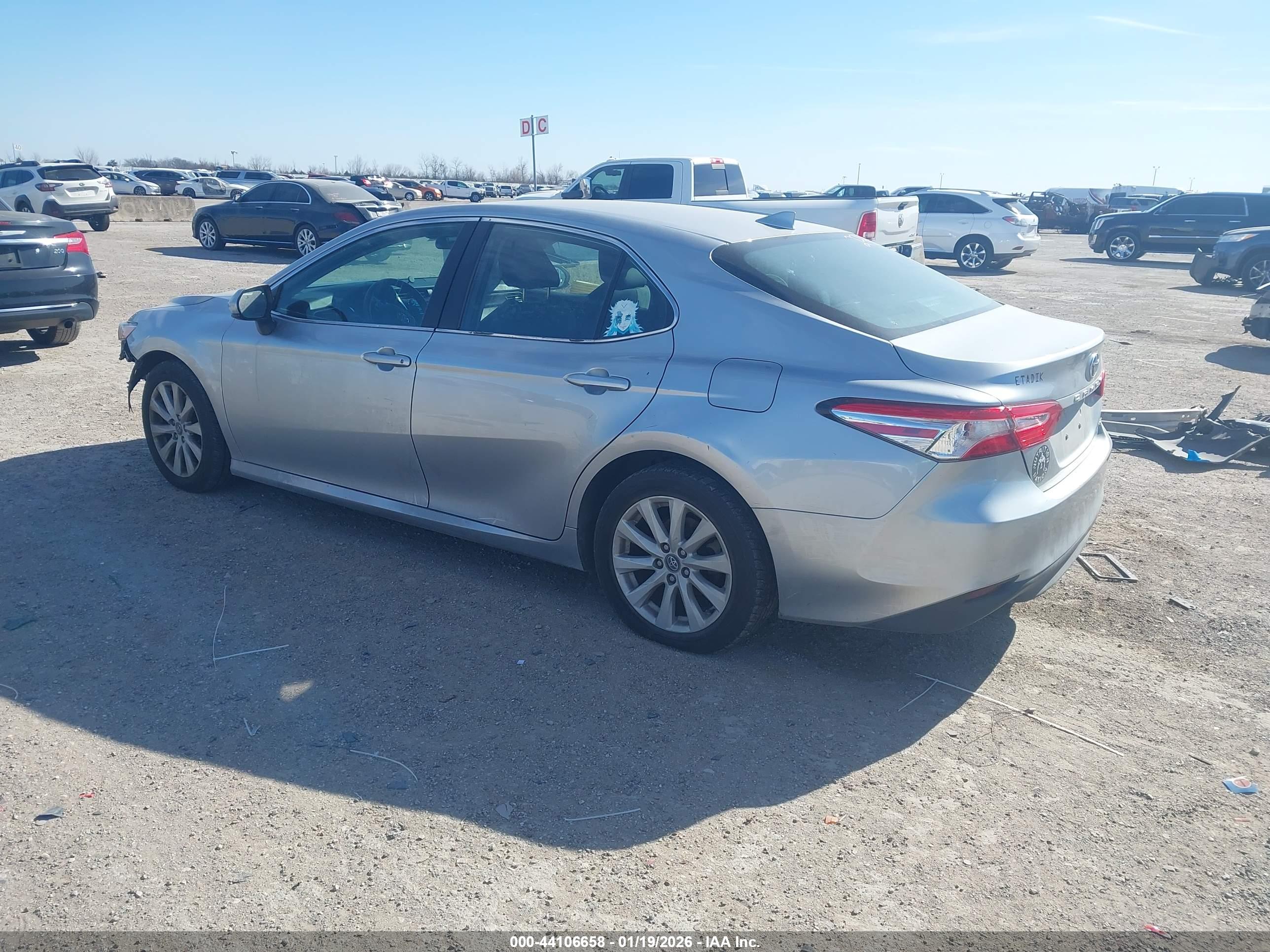 TOYOTA CAMRY image 3