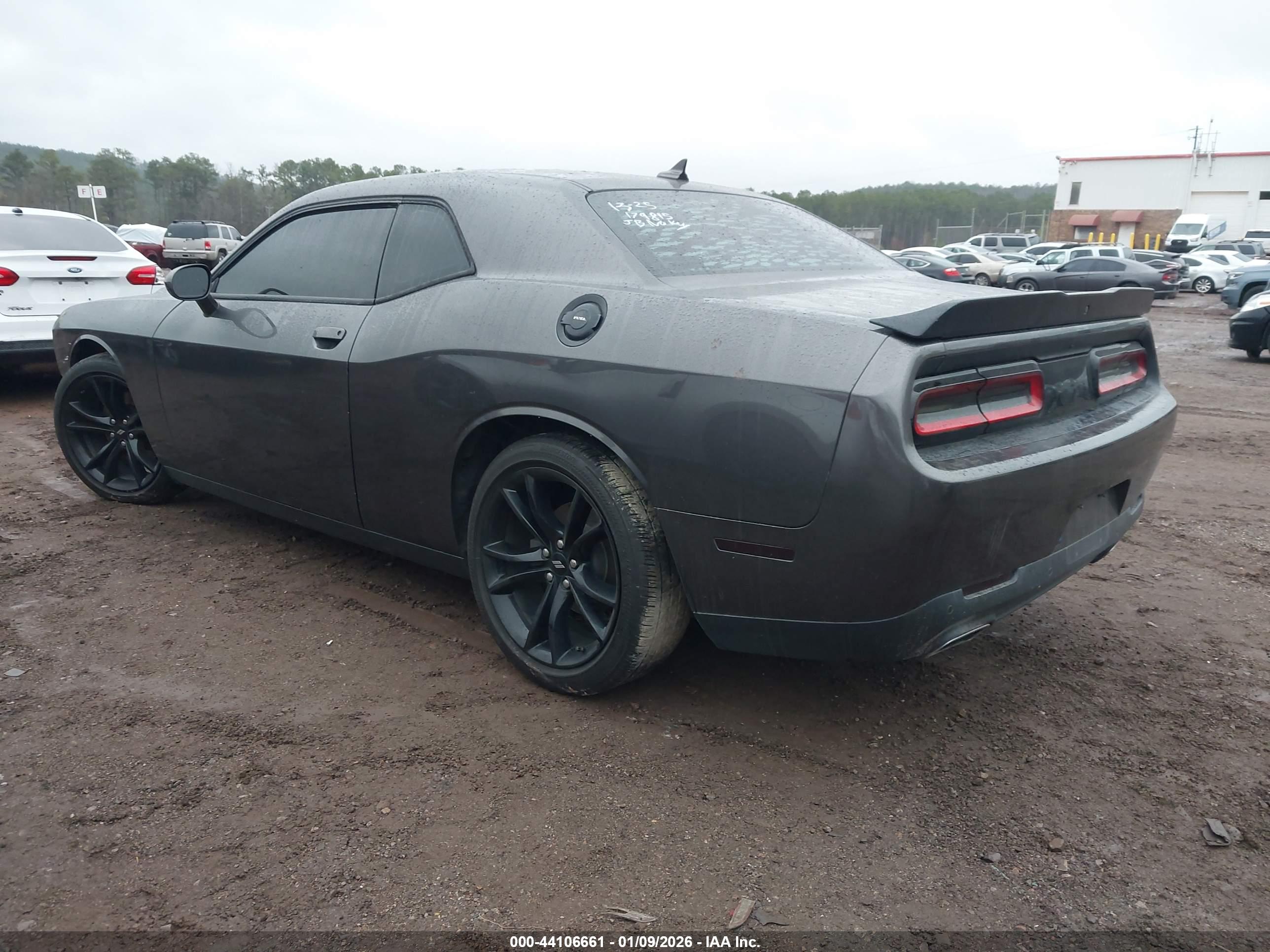 DODGE CHALLENGER image 3