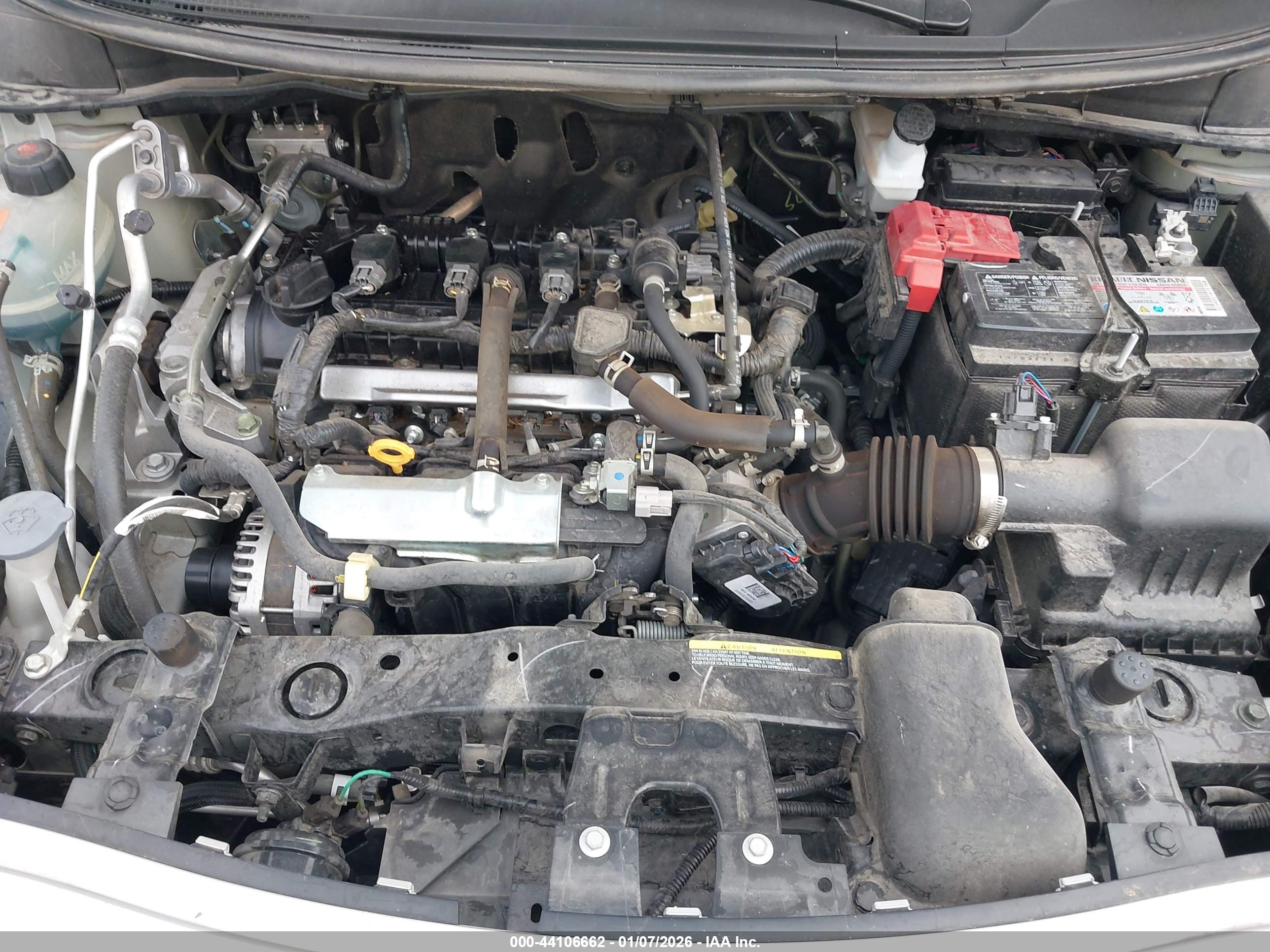 NISSAN VERSA image 10