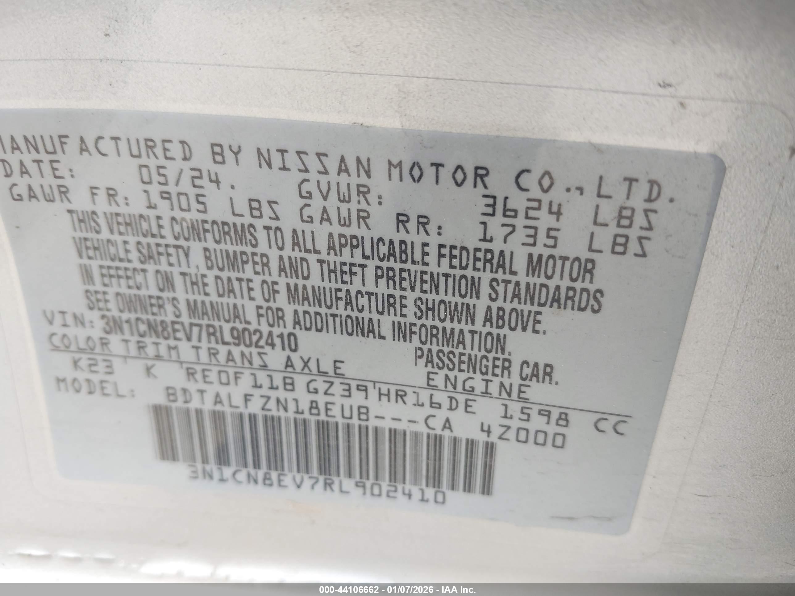 NISSAN VERSA image 9