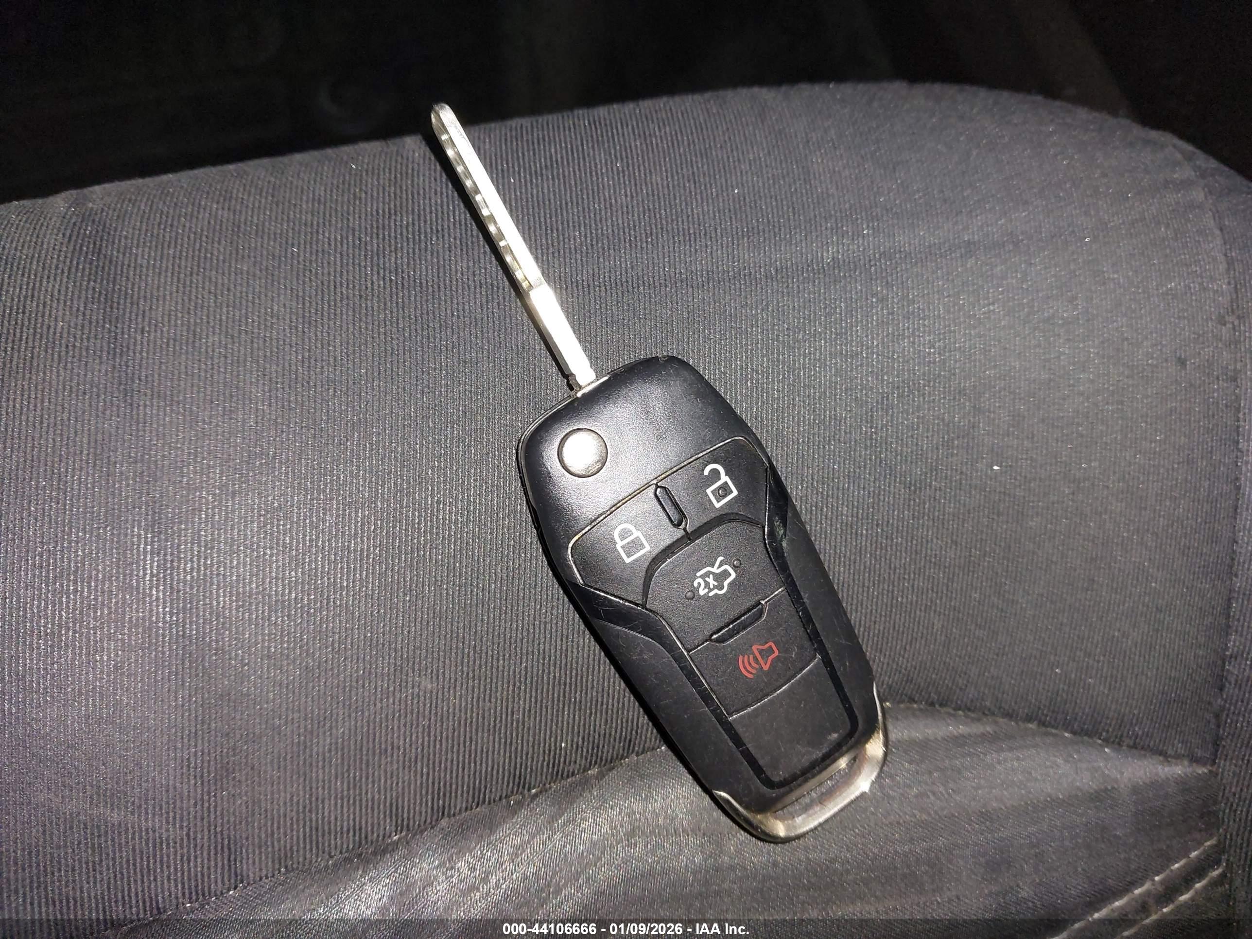 FORD FUSION image 11