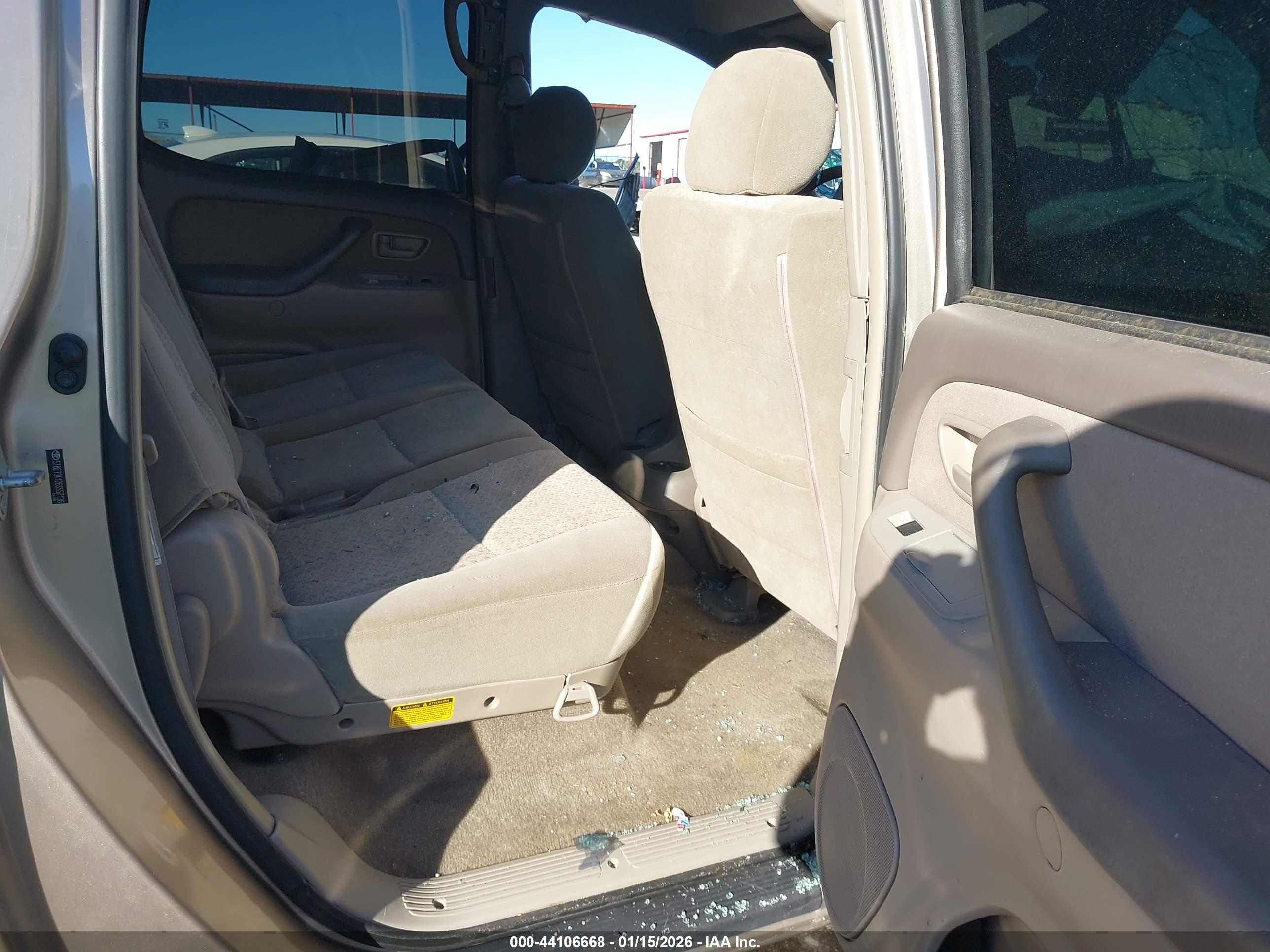 TOYOTA TUNDRA image 8