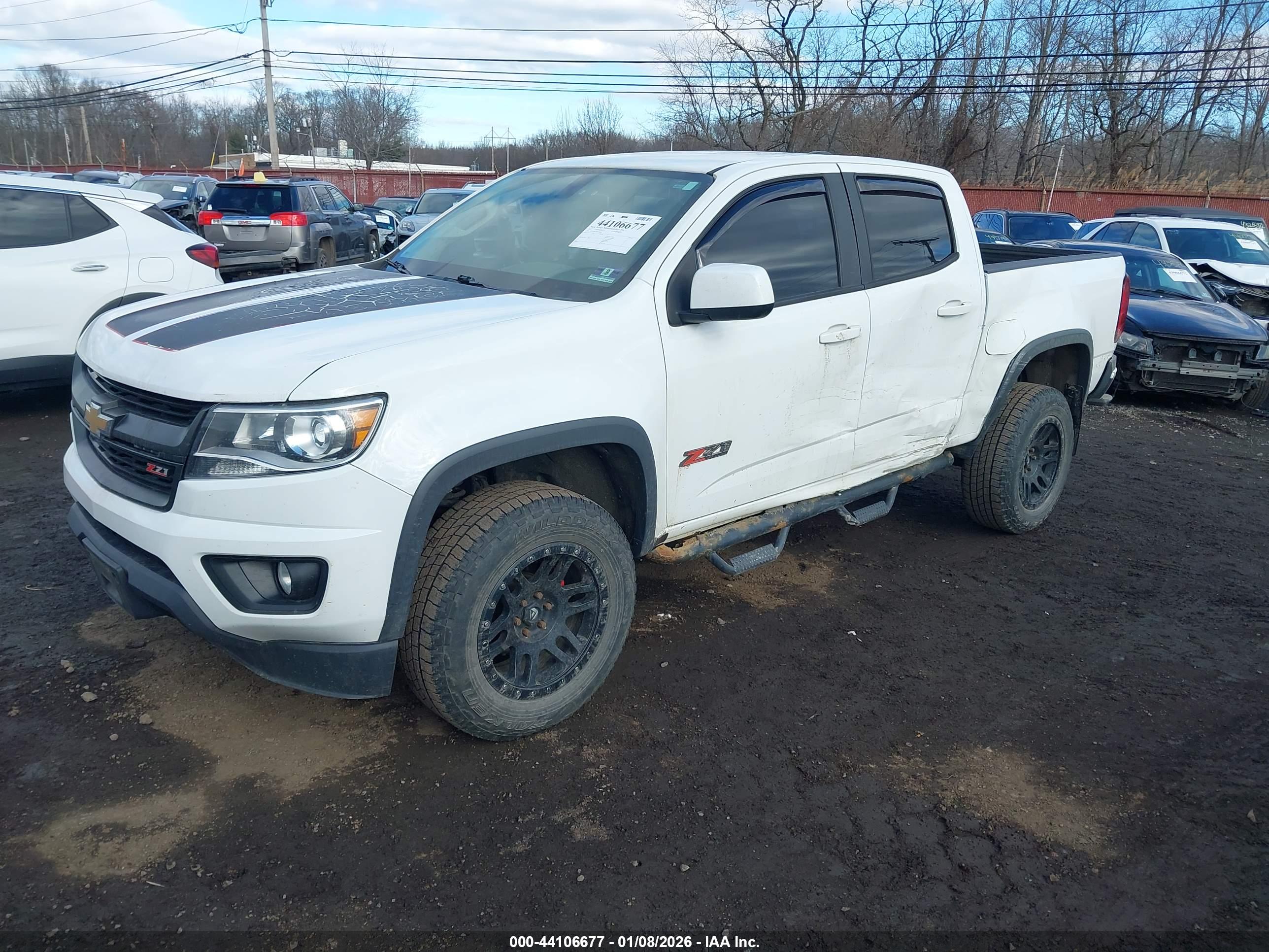 CHEVROLET COLORADO image 2